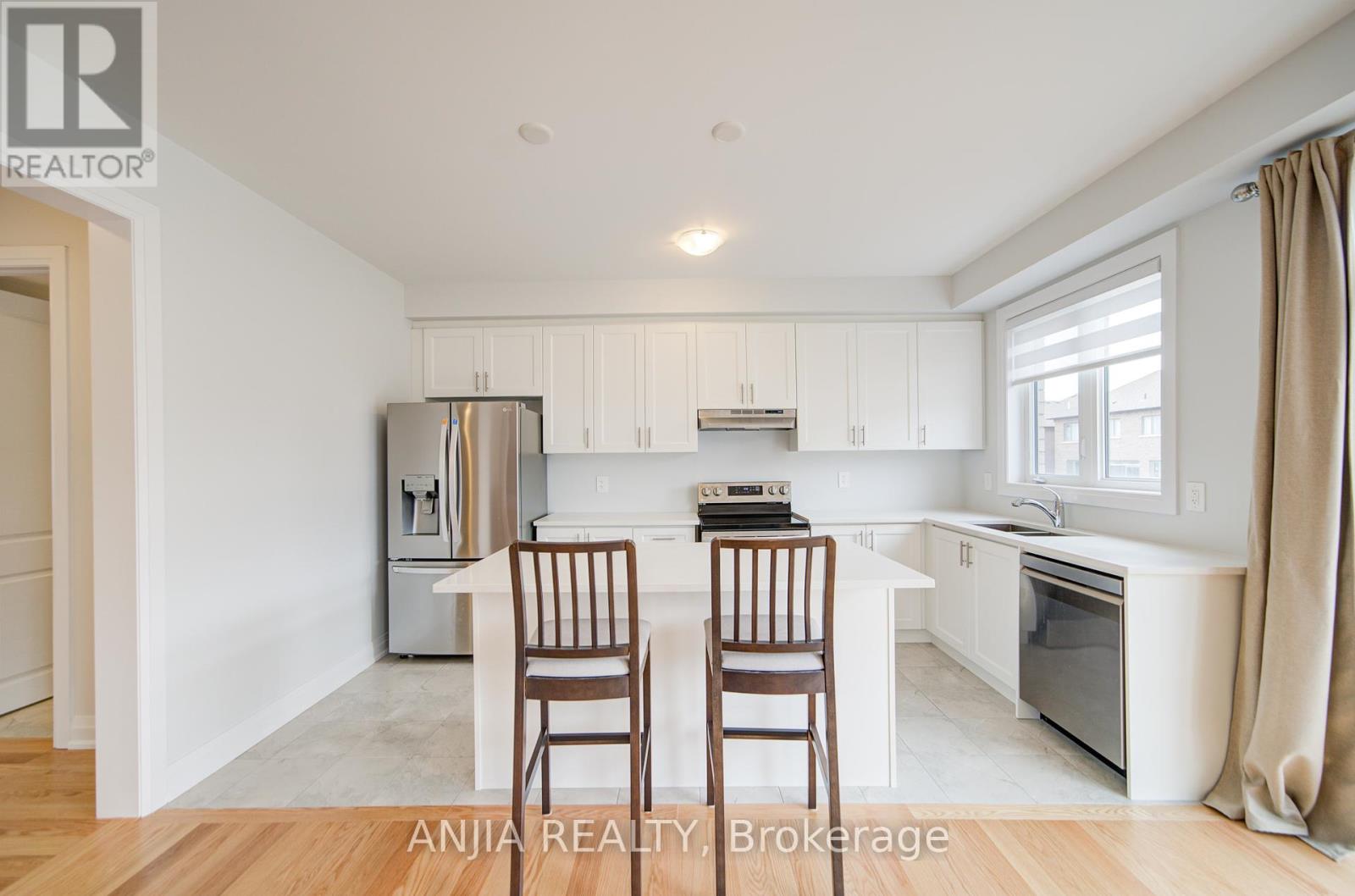 45 Corley Street, Kawartha Lakes (Lindsay), Ontario  K9V 6C2 - Photo 14 - X12103982
