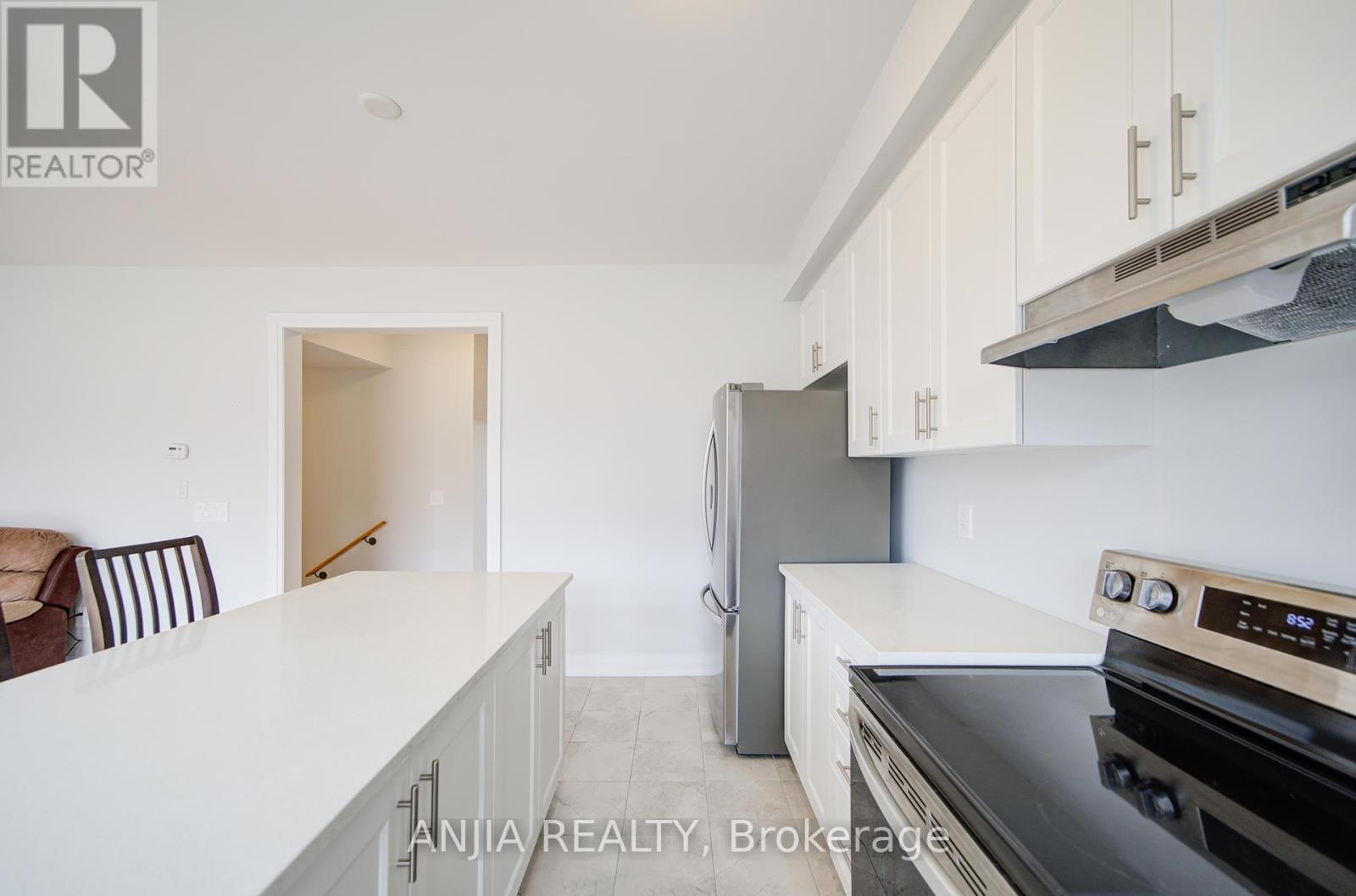 45 Corley Street, Kawartha Lakes (Lindsay), Ontario  K9V 6C2 - Photo 17 - X12103982