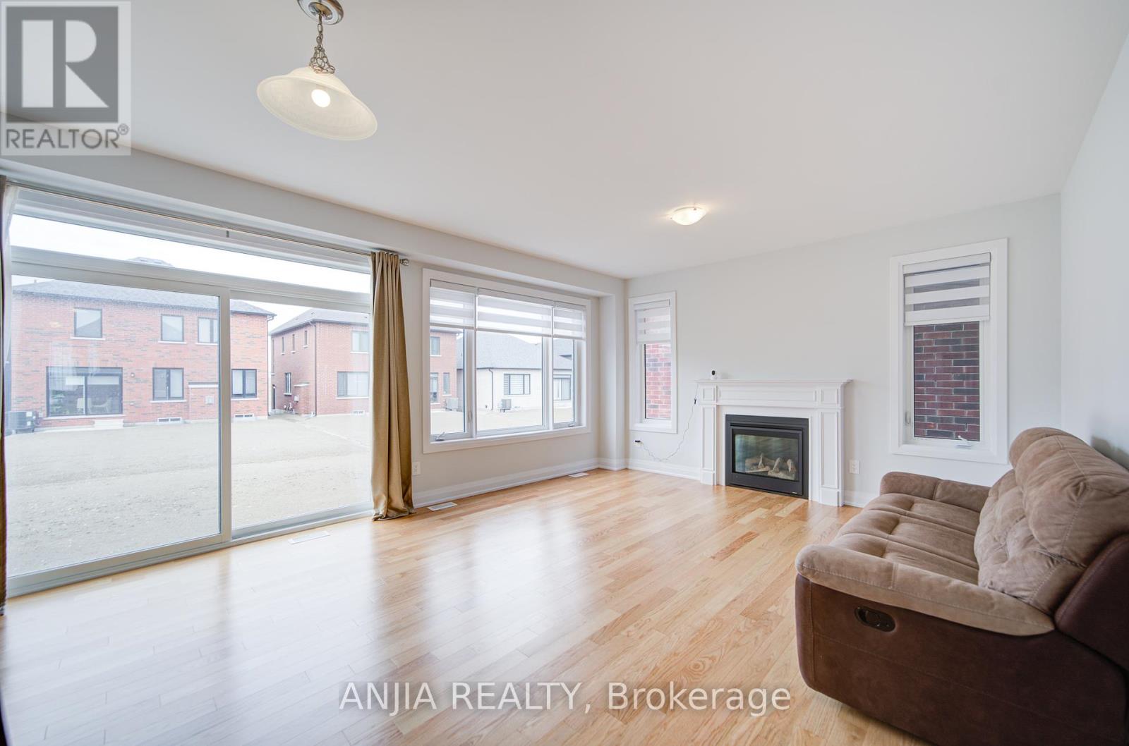 45 Corley Street, Kawartha Lakes (Lindsay), Ontario  K9V 6C2 - Photo 20 - X12103982
