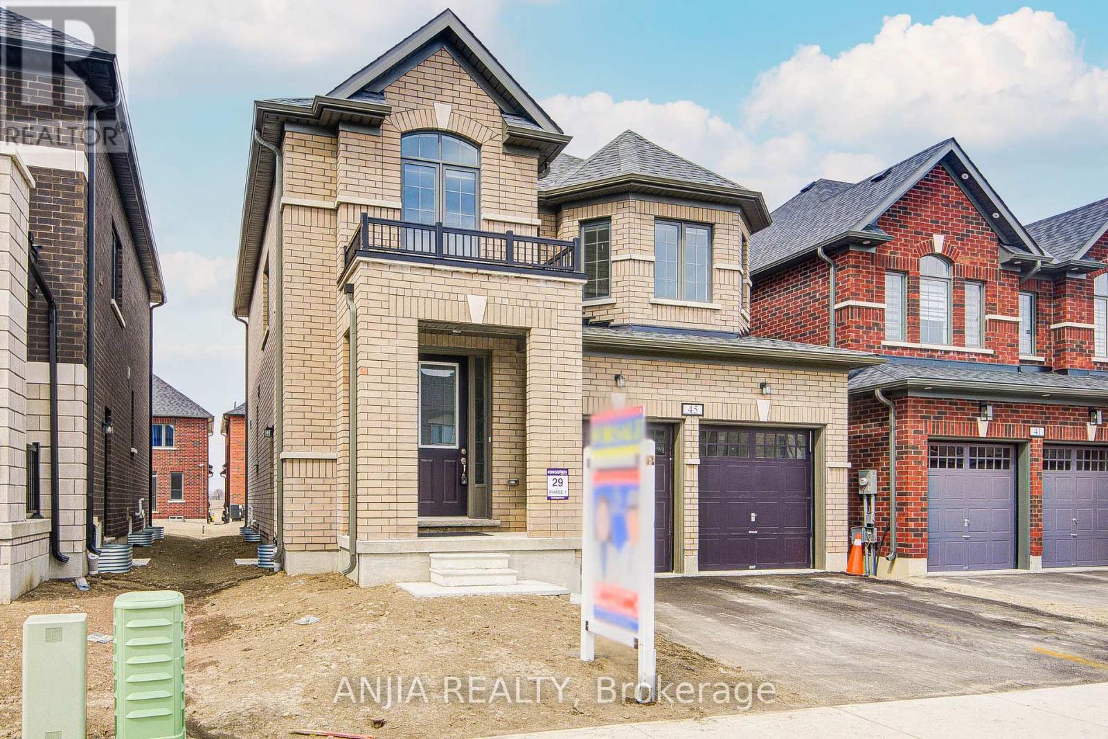 45 Corley Street, Kawartha Lakes (Lindsay), Ontario  K9V 6C2 - Photo 4 - X12103982