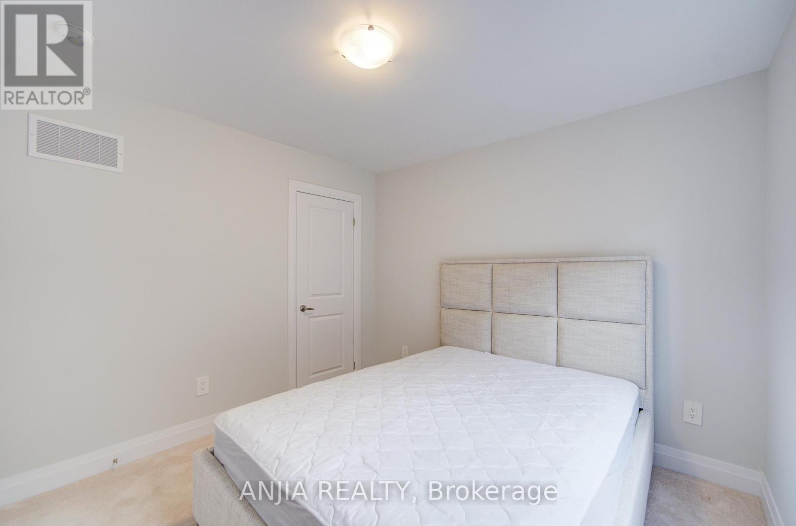45 Corley Street, Kawartha Lakes (Lindsay), Ontario  K9V 6C2 - Photo 40 - X12103982