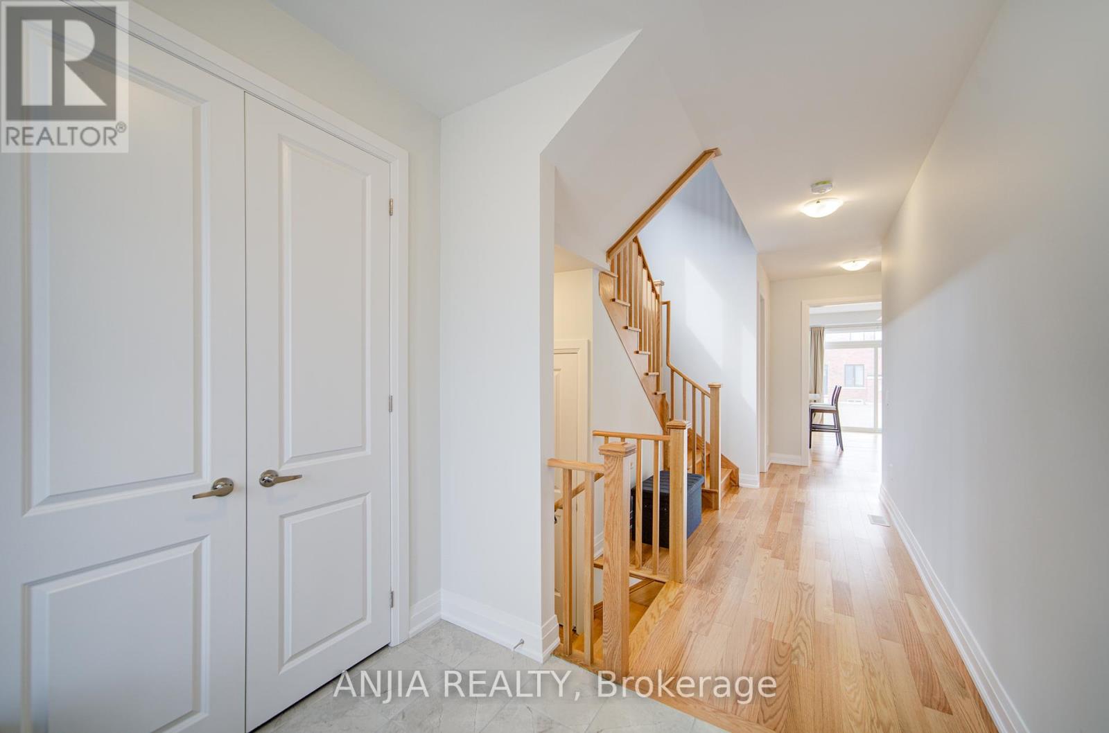 45 Corley Street, Kawartha Lakes (Lindsay), Ontario  K9V 6C2 - Photo 9 - X12103982