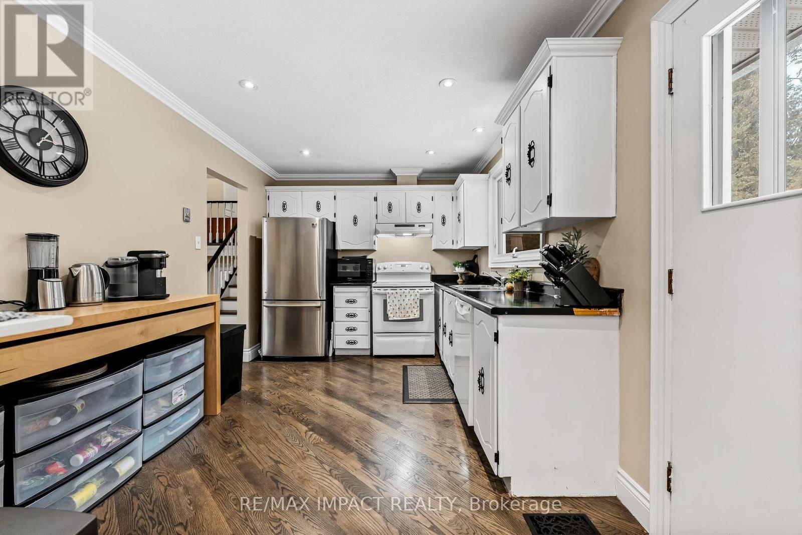 1158 Weller Street, Peterborough West (North), Ontario  K9J 7M8 - Photo 16 - X12104060