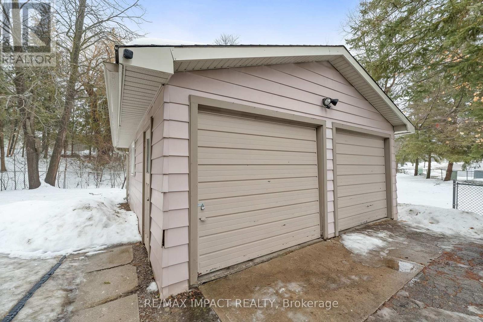 1158 Weller Street, Peterborough West (North), Ontario  K9J 7M8 - Photo 42 - X12104060