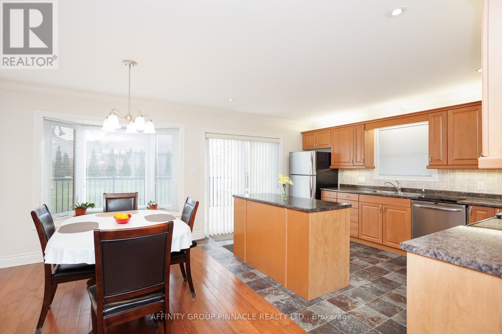 23 Denfield Road, Kawartha Lakes (Lindsay), Ontario  K9V 0B5 - Photo 10 - X12104170