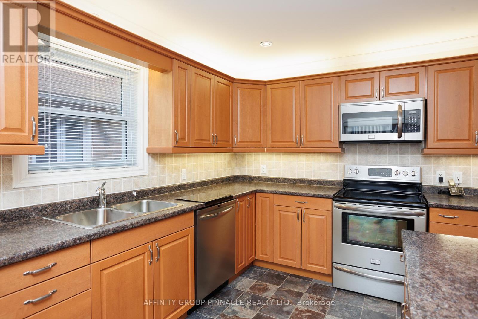 23 Denfield Road, Kawartha Lakes (Lindsay), Ontario  K9V 0B5 - Photo 13 - X12104170