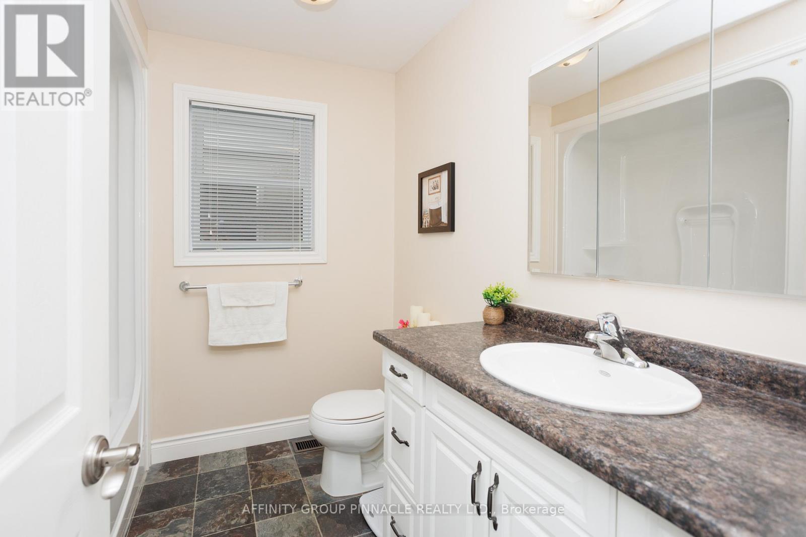 23 Denfield Road, Kawartha Lakes (Lindsay), Ontario  K9V 0B5 - Photo 18 - X12104170