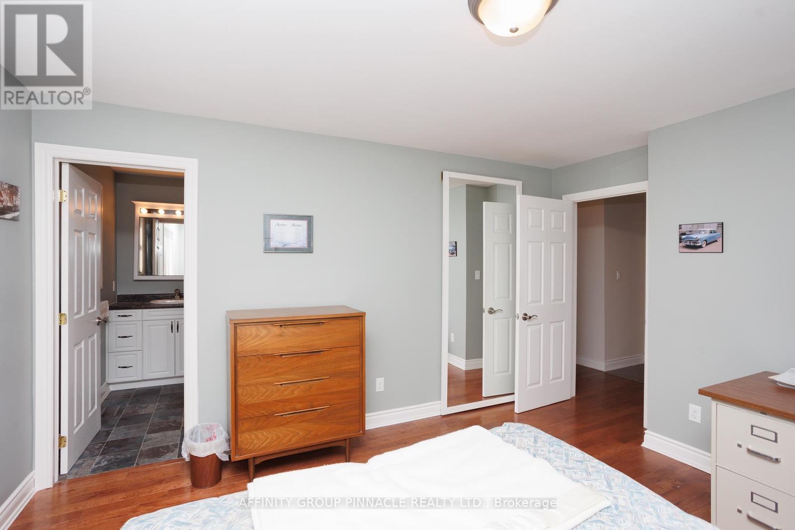 23 Denfield Road, Kawartha Lakes (Lindsay), Ontario  K9V 0B5 - Photo 20 - X12104170