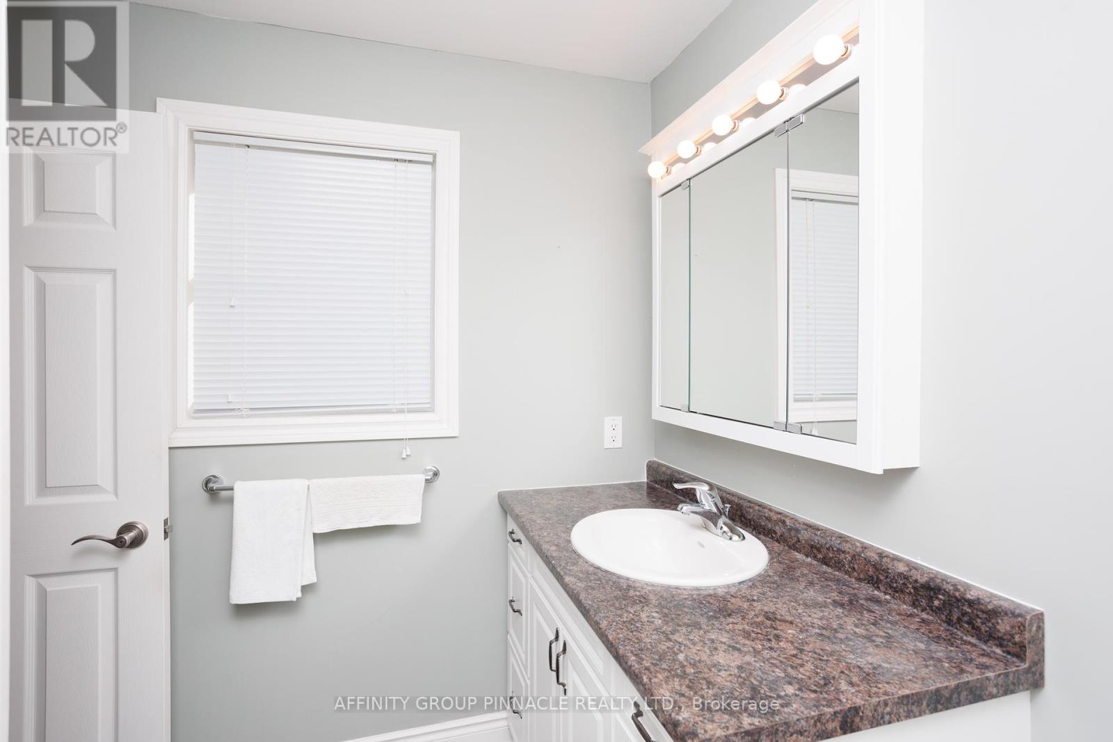 23 Denfield Road, Kawartha Lakes (Lindsay), Ontario  K9V 0B5 - Photo 22 - X12104170