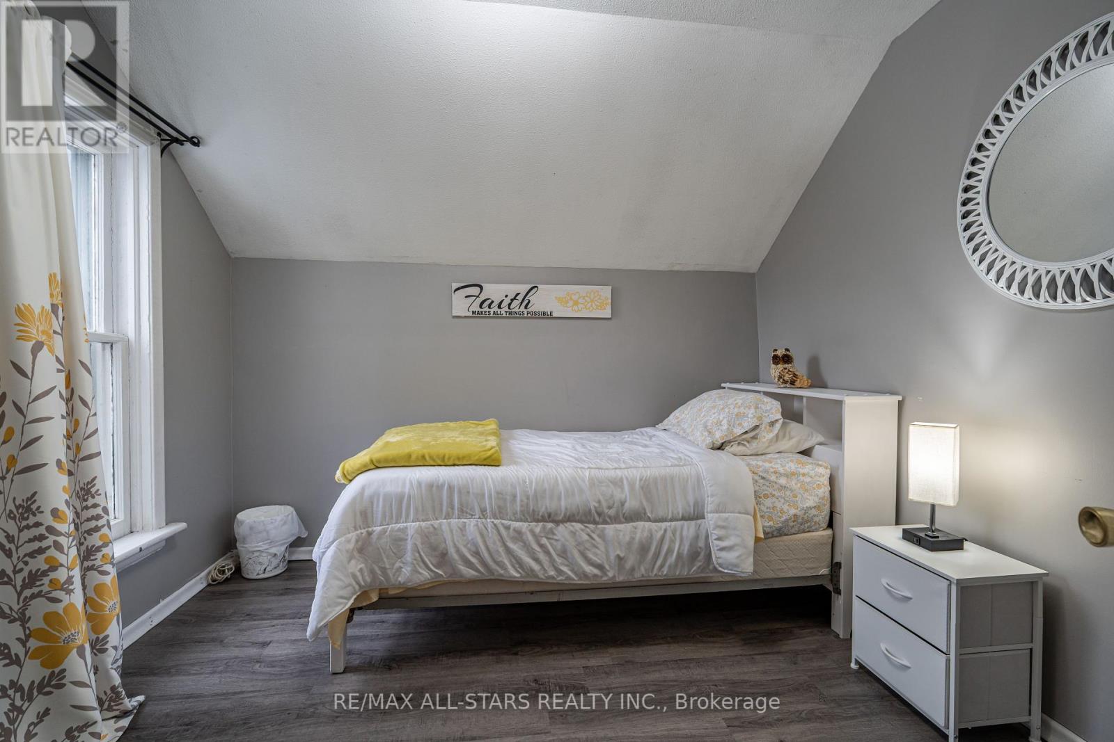 221 Park Place, Peterborough Central (South), Ontario  K9J 3V9 - Photo 13 - X12104526