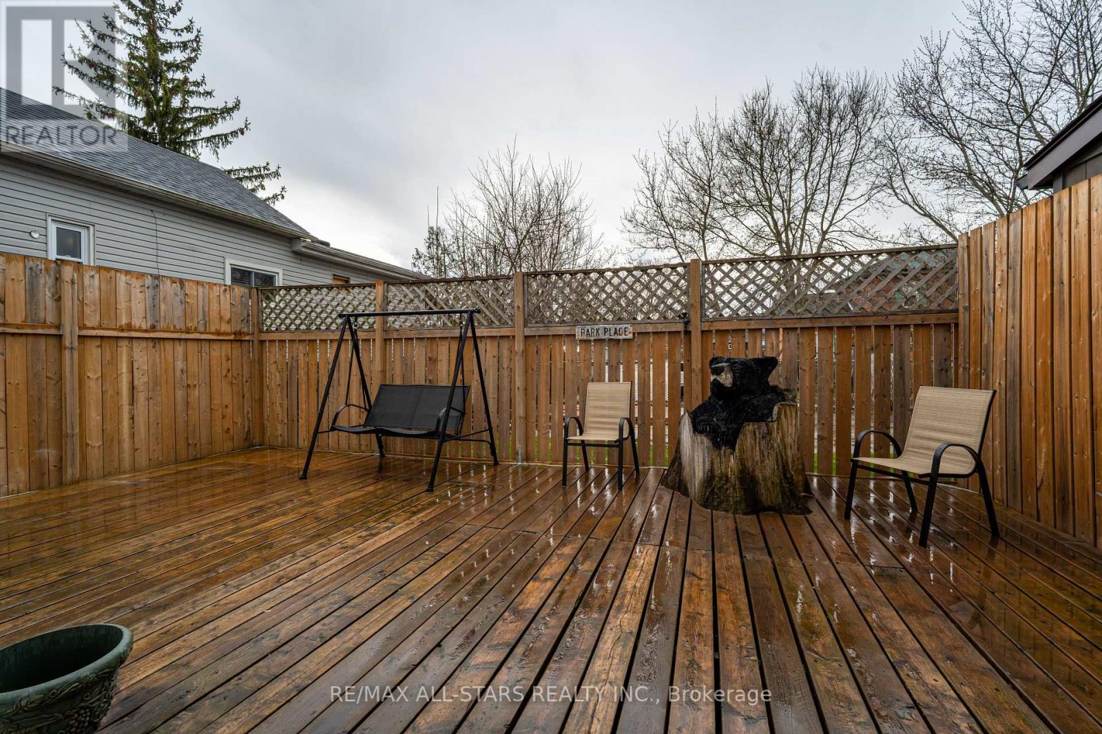 221 Park Place, Peterborough Central (South), Ontario  K9J 3V9 - Photo 18 - X12104526
