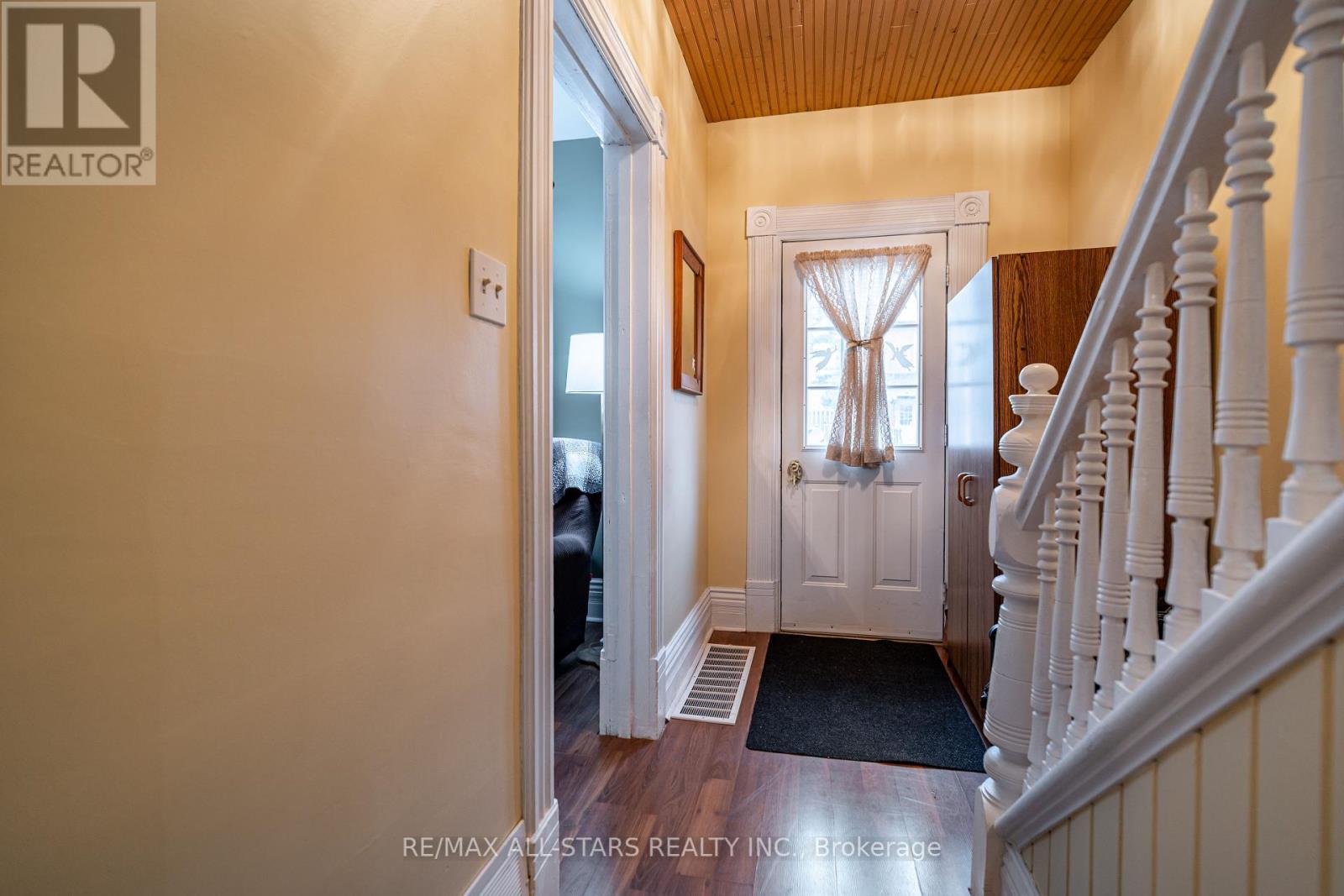 221 Park Place, Peterborough Central (South), Ontario  K9J 3V9 - Photo 7 - X12104526