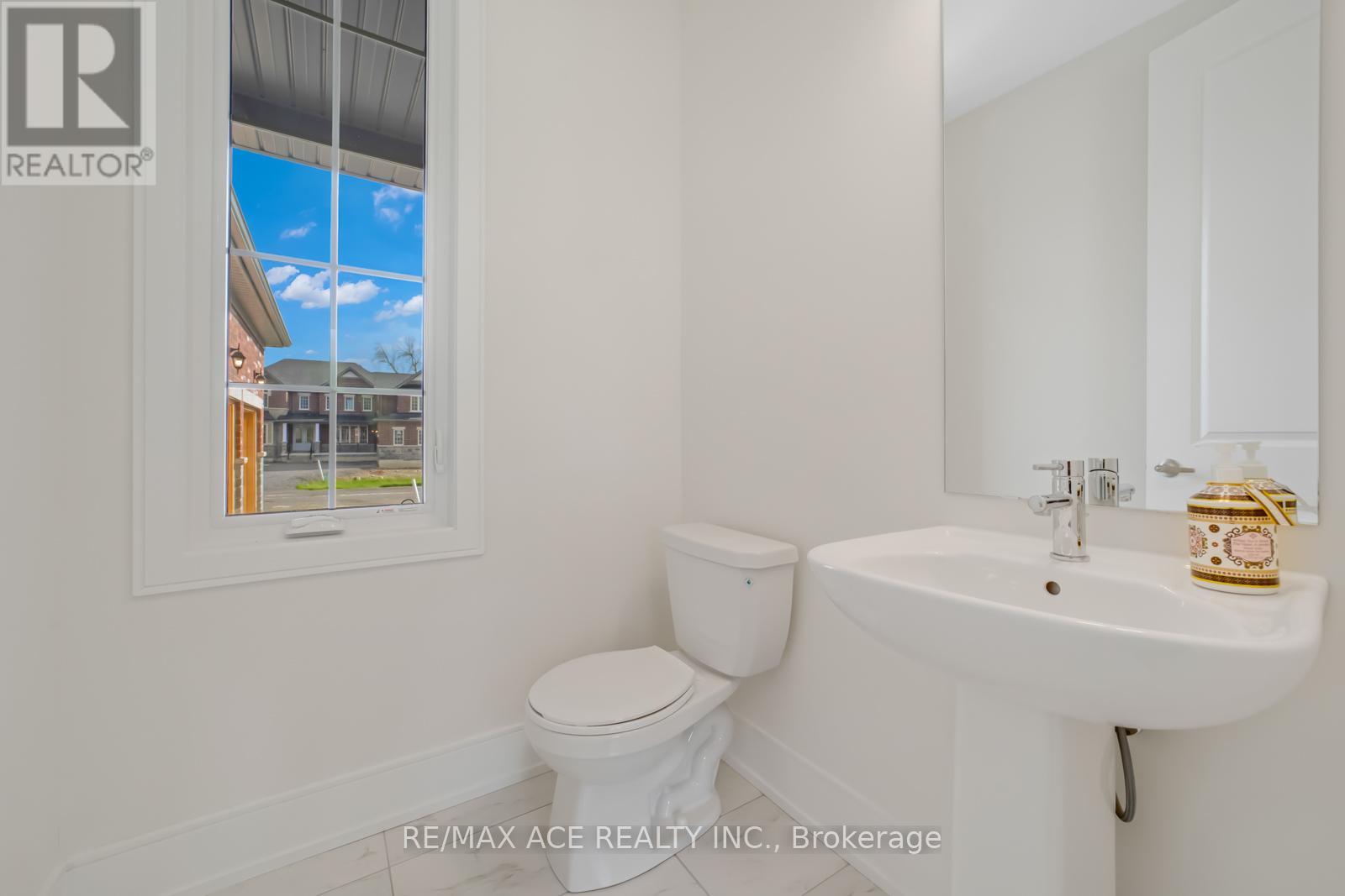 81 Golden Meadows Drive, Otonabee-South Monaghan, Ontario  K9J 6Y3 - Photo 15 - X12105807