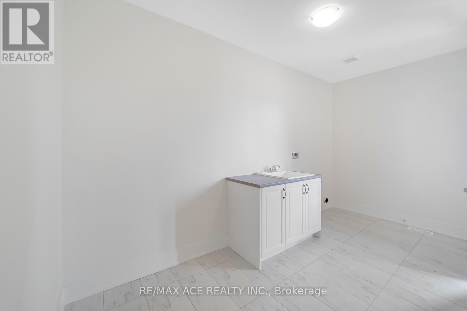 81 Golden Meadows Drive, Otonabee-South Monaghan, Ontario  K9J 6Y3 - Photo 16 - X12105807