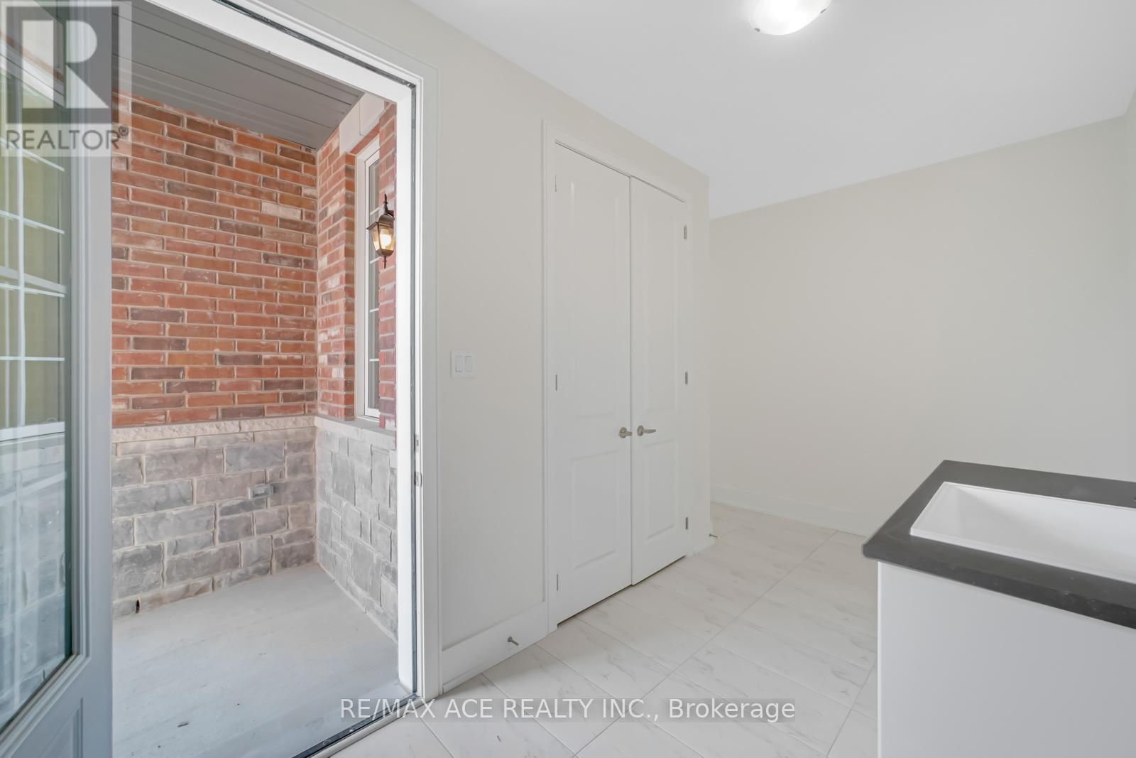 81 Golden Meadows Drive, Otonabee-South Monaghan, Ontario  K9J 6Y3 - Photo 17 - X12105807