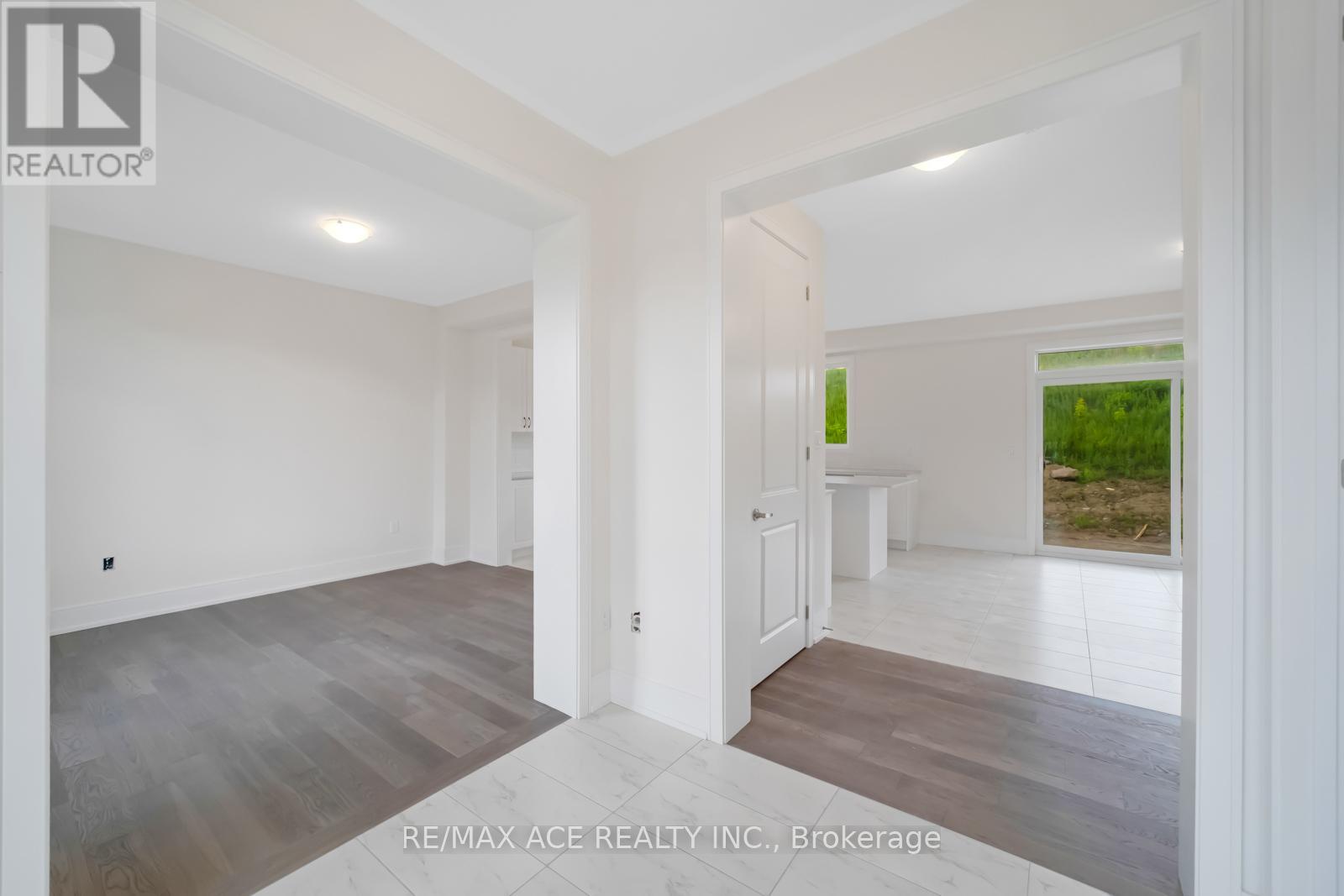 81 Golden Meadows Drive, Otonabee-South Monaghan, Ontario  K9J 6Y3 - Photo 3 - X12105807