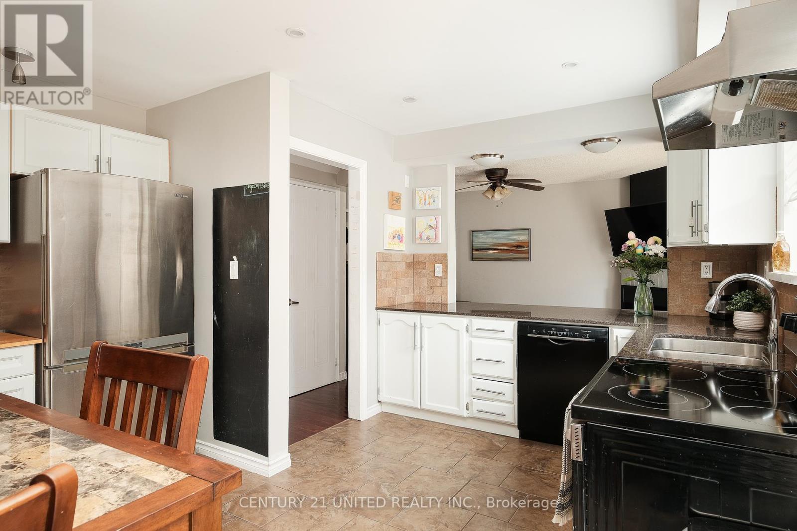 535 Laurie Avenue, Peterborough East (South), Ontario  K9L 1X8 - Photo 14 - X12106081
