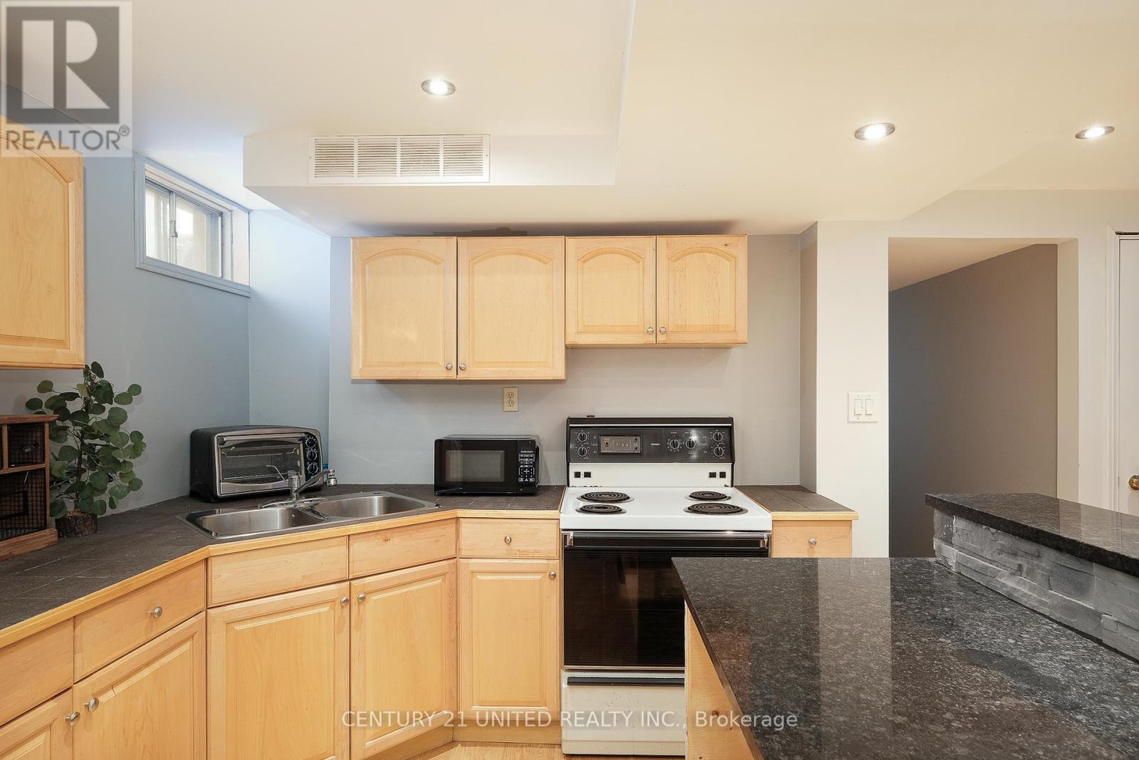 535 Laurie Avenue, Peterborough East (South), Ontario  K9L 1X8 - Photo 33 - X12106081