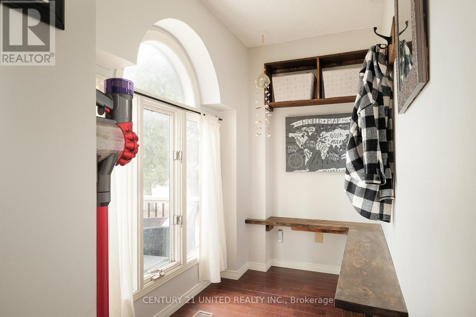 535 Laurie Avenue, Peterborough East (South), Ontario  K9L 1X8 - Photo 4 - X12106081