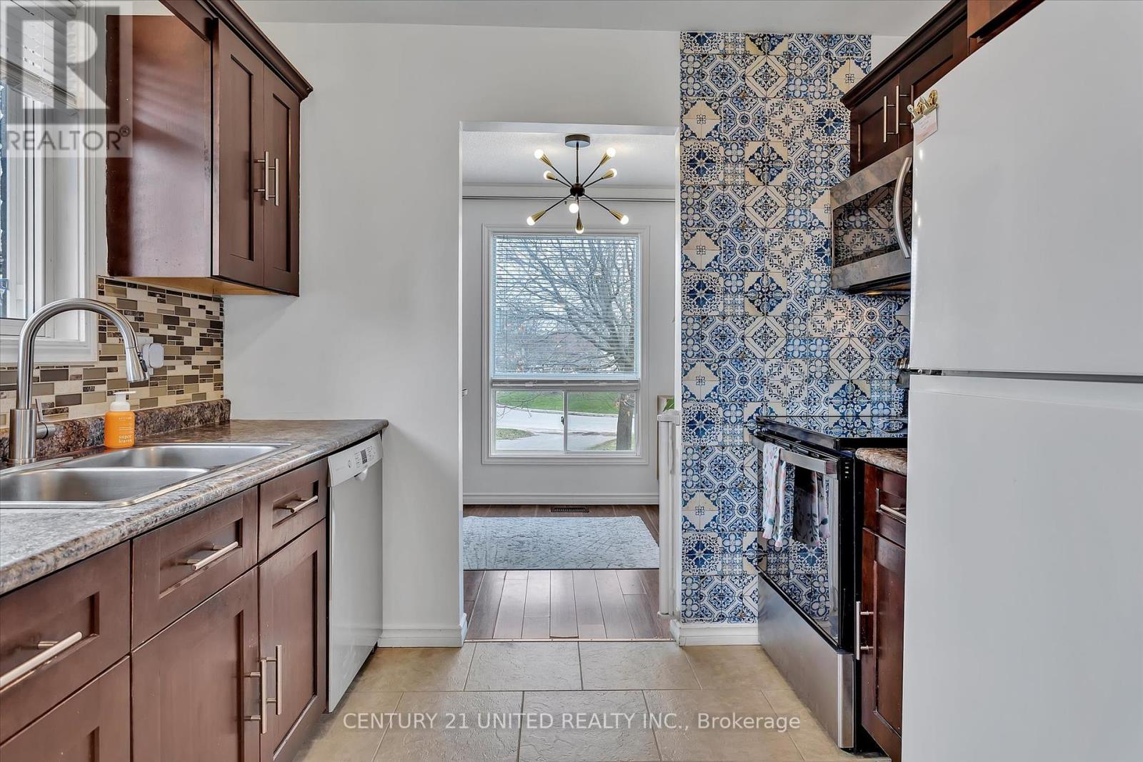510 Crystal Drive, Peterborough South (East), Ontario  K9J 8G8 - Photo 10 - X12106124
