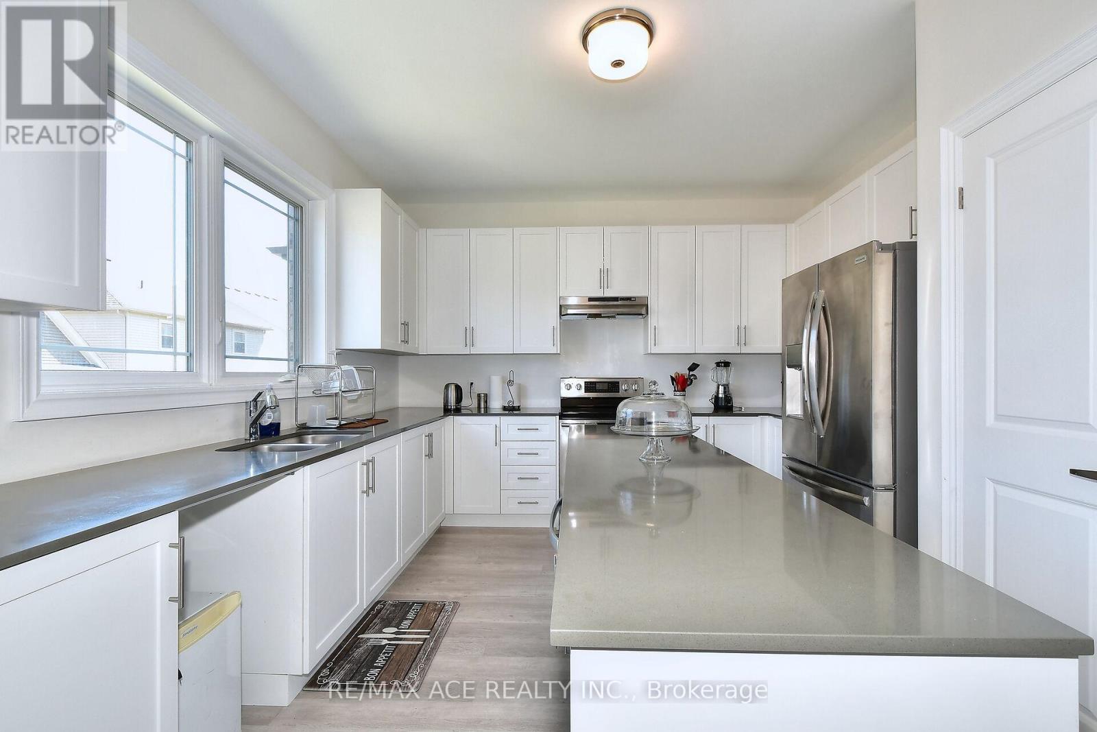 534 Macintosh Grove, Peterborough (Northcrest), Ontario  K9H 0K1 - Photo 13 - X12109020