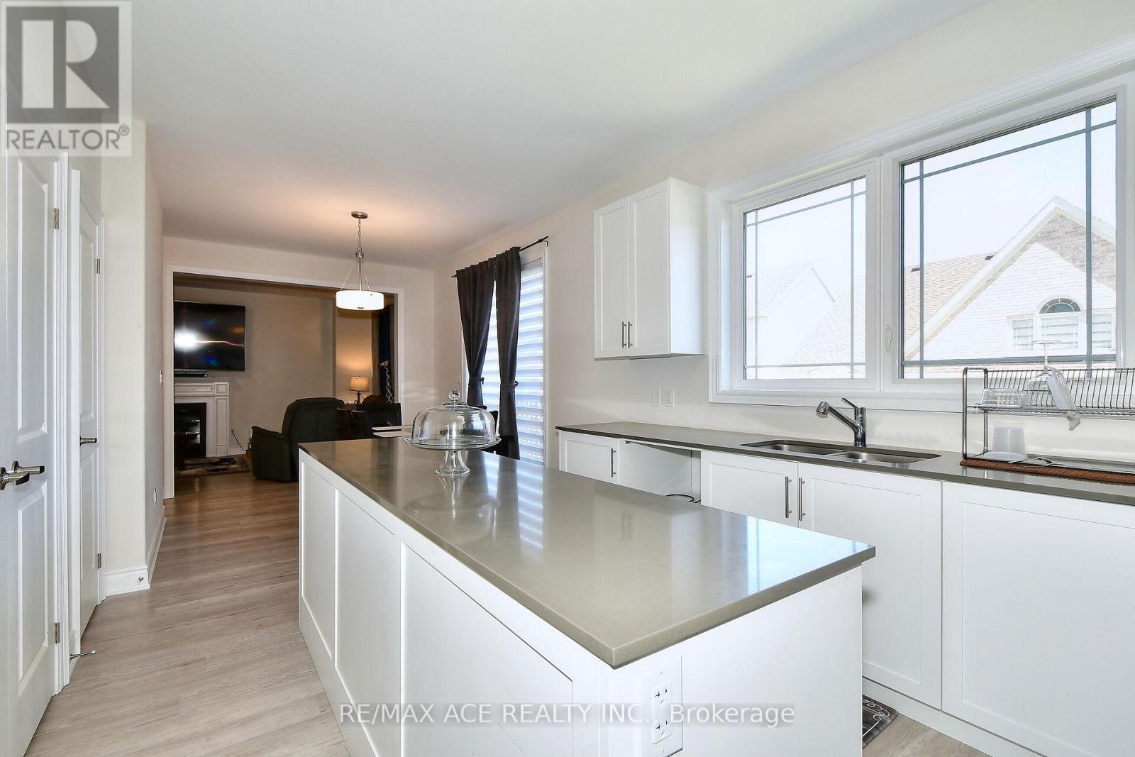 534 Macintosh Grove, Peterborough (Northcrest), Ontario  K9H 0K1 - Photo 17 - X12109020