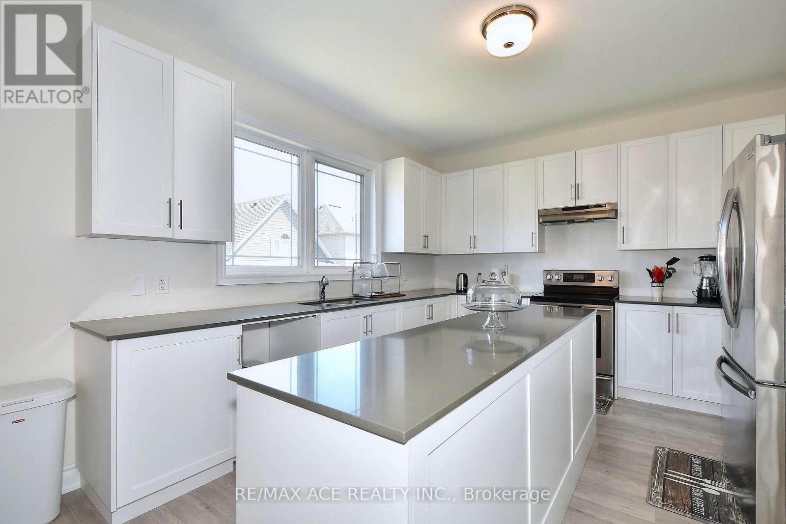 534 Macintosh Grove, Peterborough (Northcrest), Ontario  K9H 0K1 - Photo 18 - X12109020