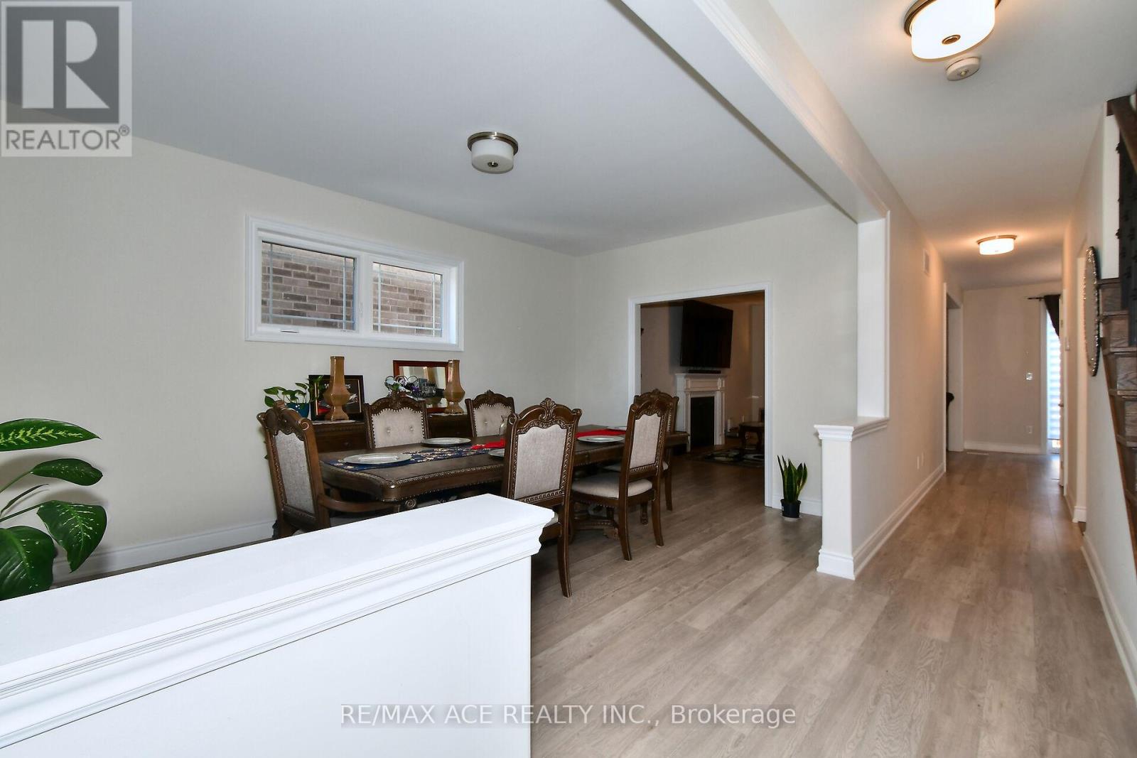 534 Macintosh Grove, Peterborough (Northcrest), Ontario  K9H 0K1 - Photo 5 - X12109020