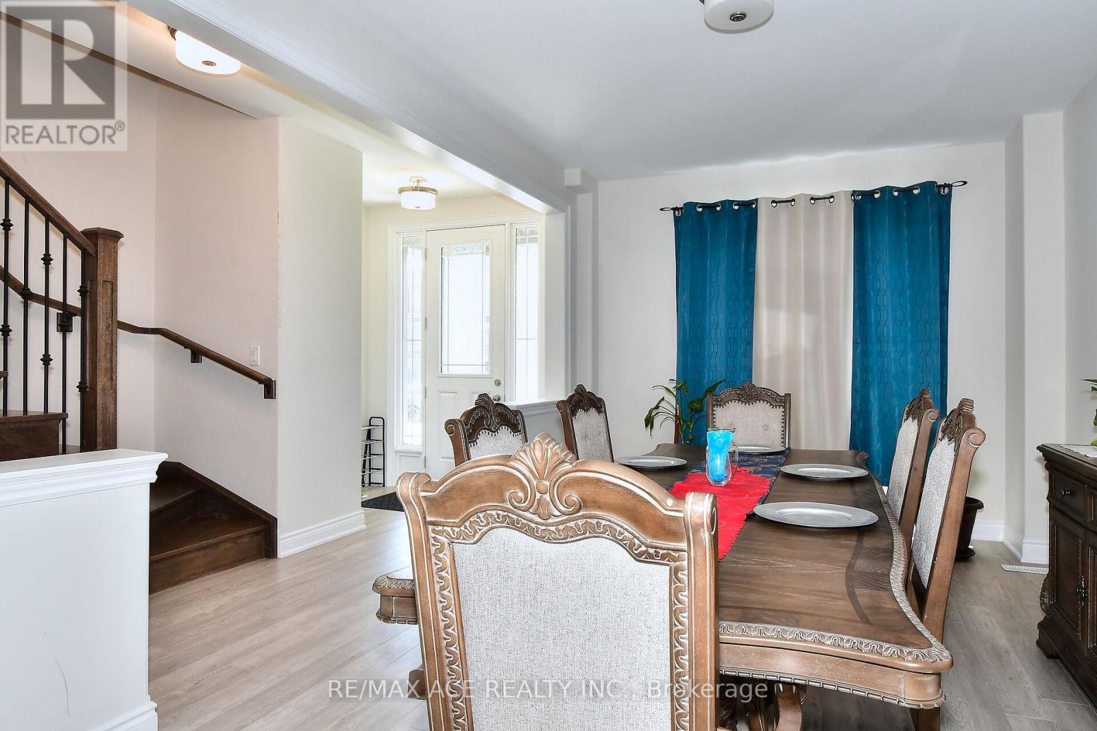 534 Macintosh Grove, Peterborough (Northcrest), Ontario  K9H 0K1 - Photo 8 - X12109020