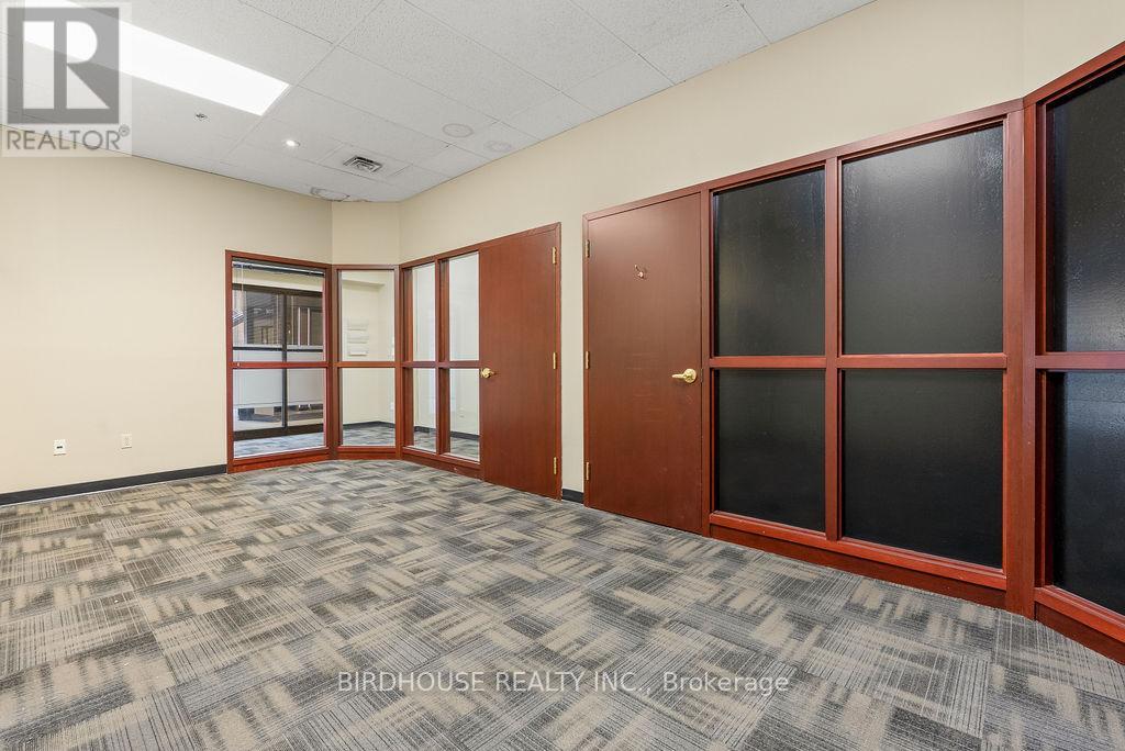 105 - 189 Kent Street W, Kawartha Lakes (Lindsay), Ontario  K9V 5G6 - Photo 6 - X12110394