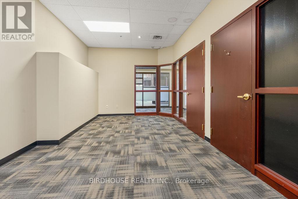 105 - 189 Kent Street W, Kawartha Lakes (Lindsay), Ontario  K9V 5G6 - Photo 7 - X12110394