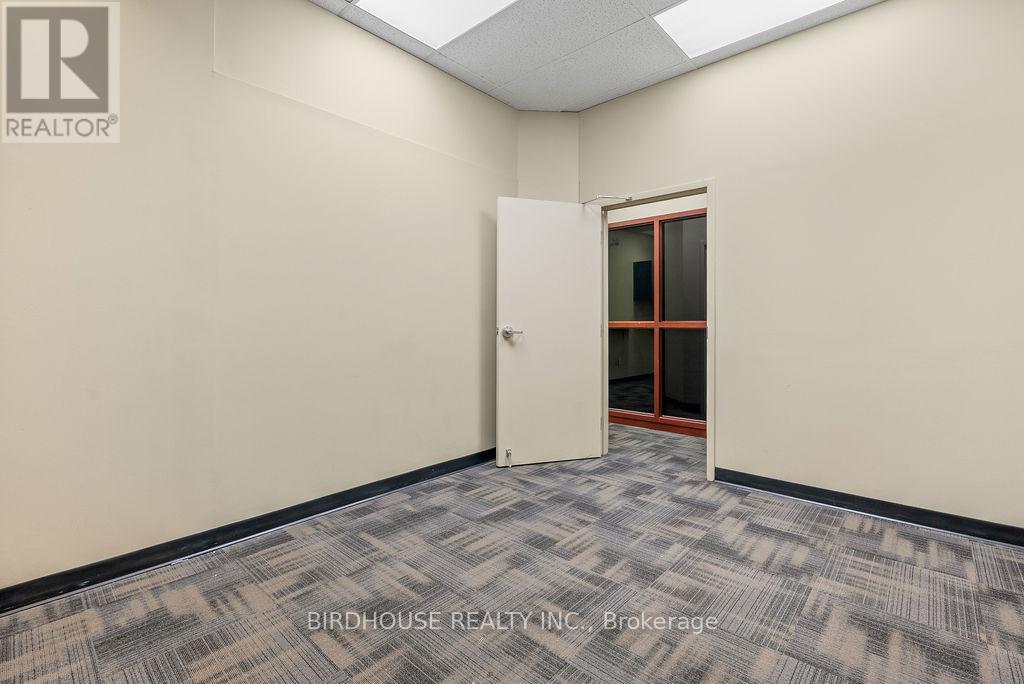 105 - 189 Kent Street W, Kawartha Lakes (Lindsay), Ontario  K9V 5G6 - Photo 9 - X12110394