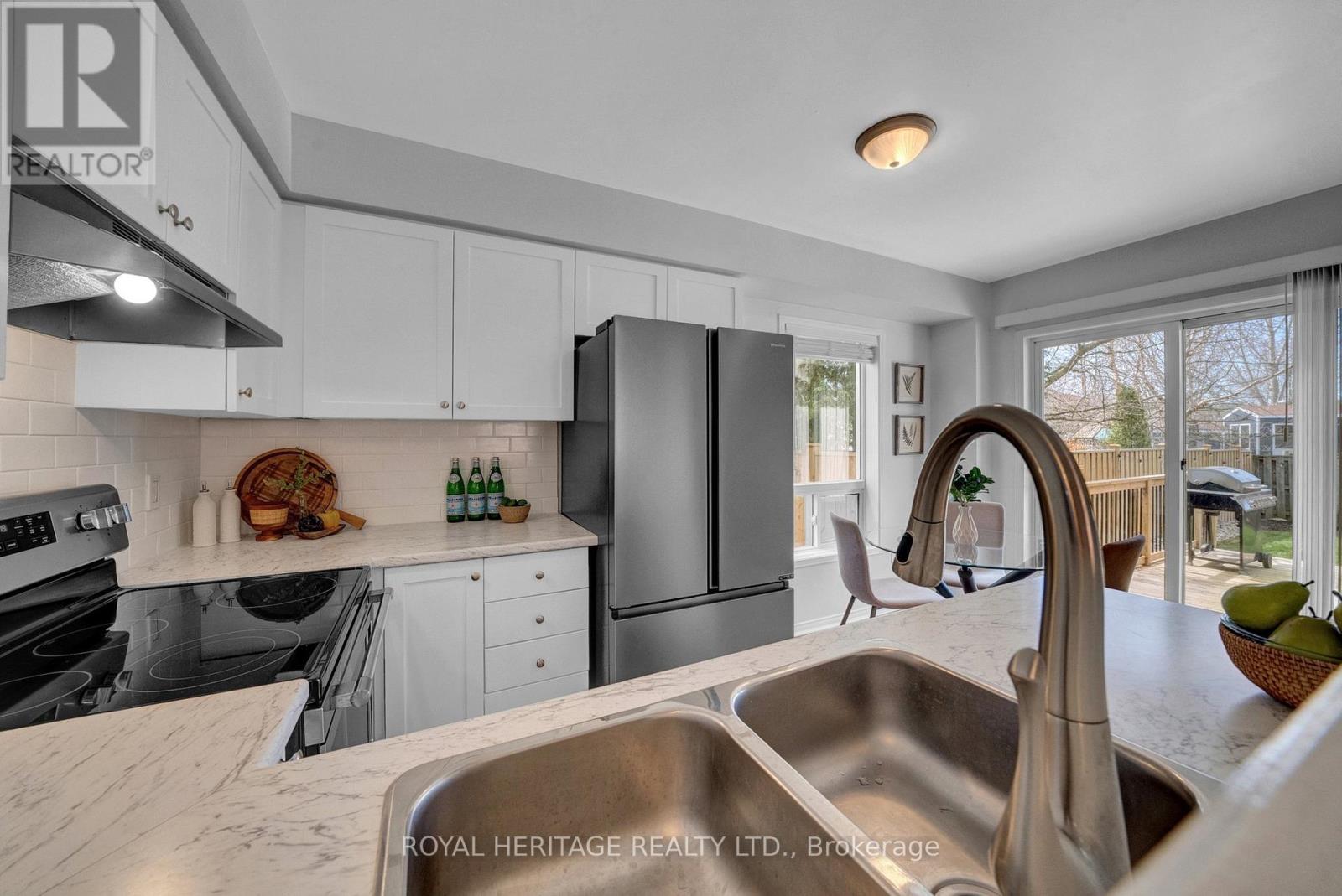 68 Brookhouse Drive, Clarington (Newcastle), Ontario  L1B 1N8 - Photo 9 - E12111901