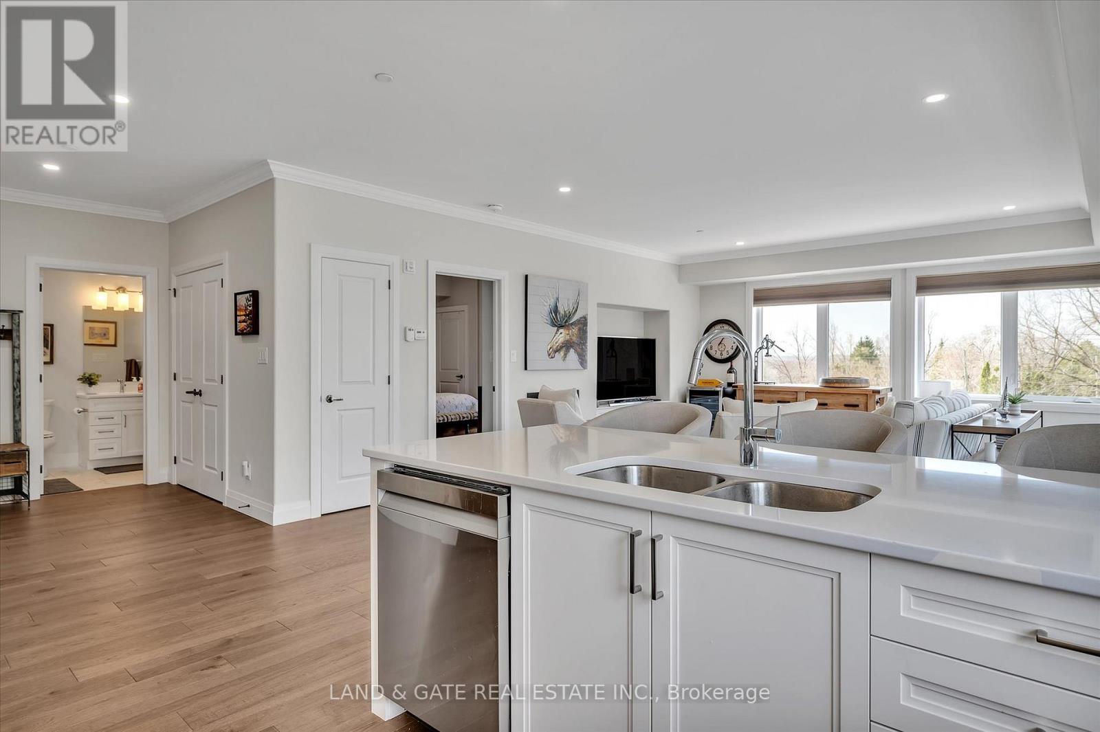 207 - 19 Hampton Lane, Selwyn, Ontario  K0L 2H0 - Photo 12 - X12111924