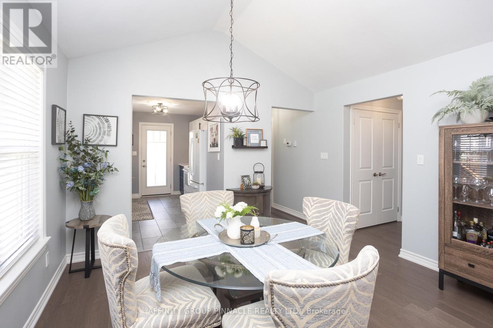 30 Lisbeth Crescent, Kawartha Lakes (Lindsay), Ontario  K9V 0C9 - Photo 14 - X12112024