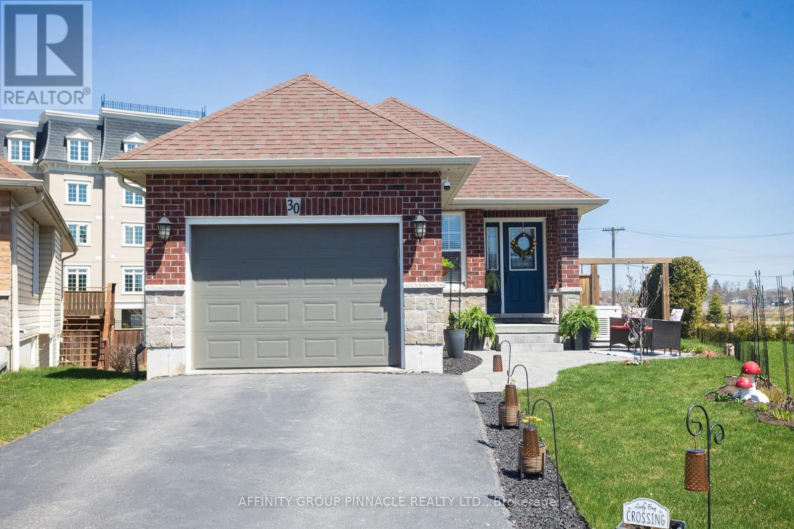30 Lisbeth Crescent, Kawartha Lakes (Lindsay), Ontario  K9V 0C9 - Photo 2 - X12112024