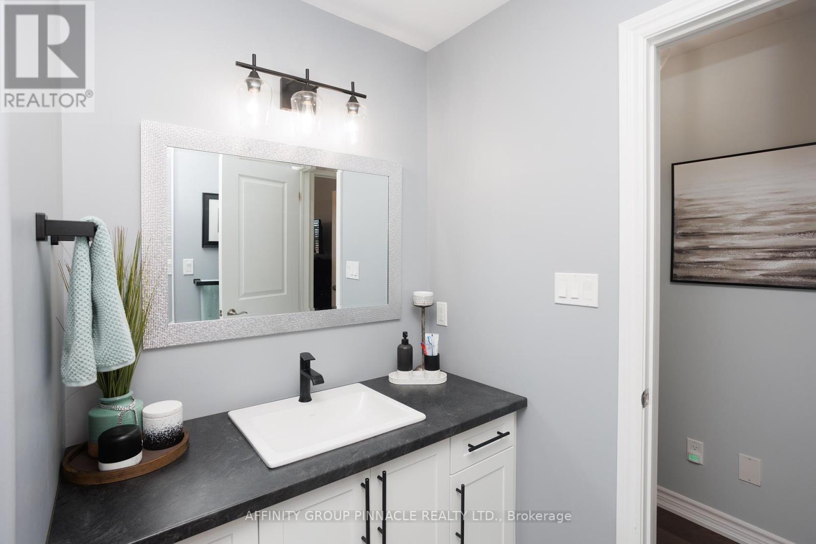 30 Lisbeth Crescent, Kawartha Lakes (Lindsay), Ontario  K9V 0C9 - Photo 24 - X12112024