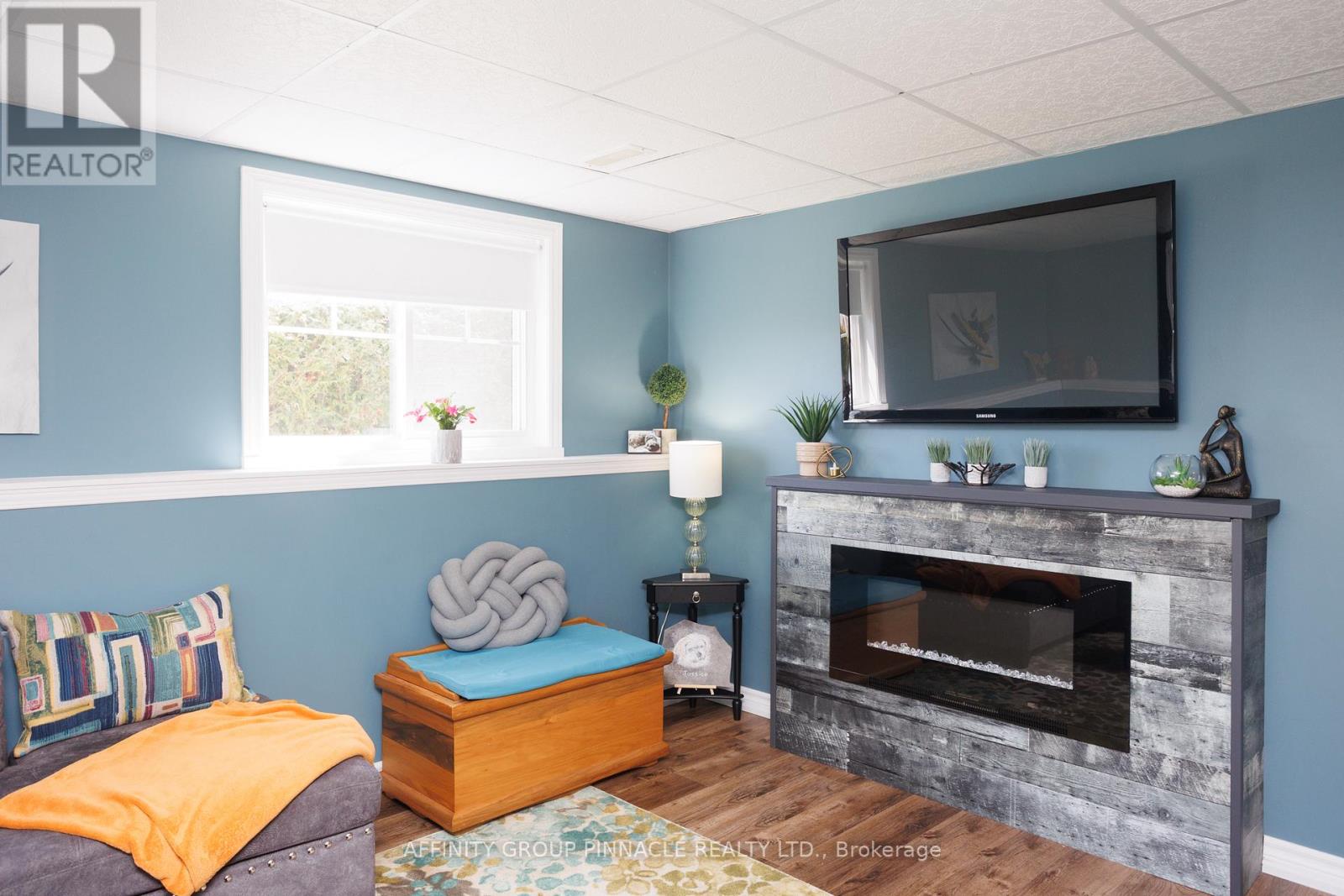 30 Lisbeth Crescent, Kawartha Lakes (Lindsay), Ontario  K9V 0C9 - Photo 37 - X12112024