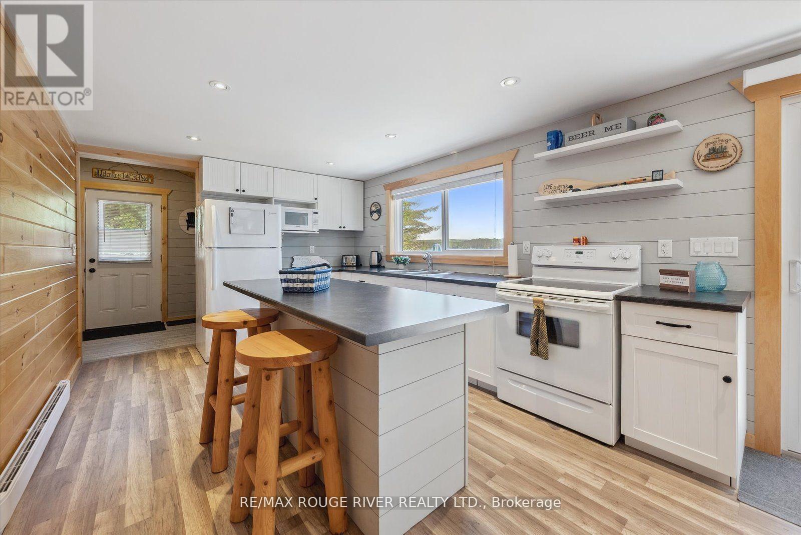 214b Centre Road, Hastings Highlands (Mcclure Ward), Ontario  K0L 2K0 - Photo 6 - X12112053