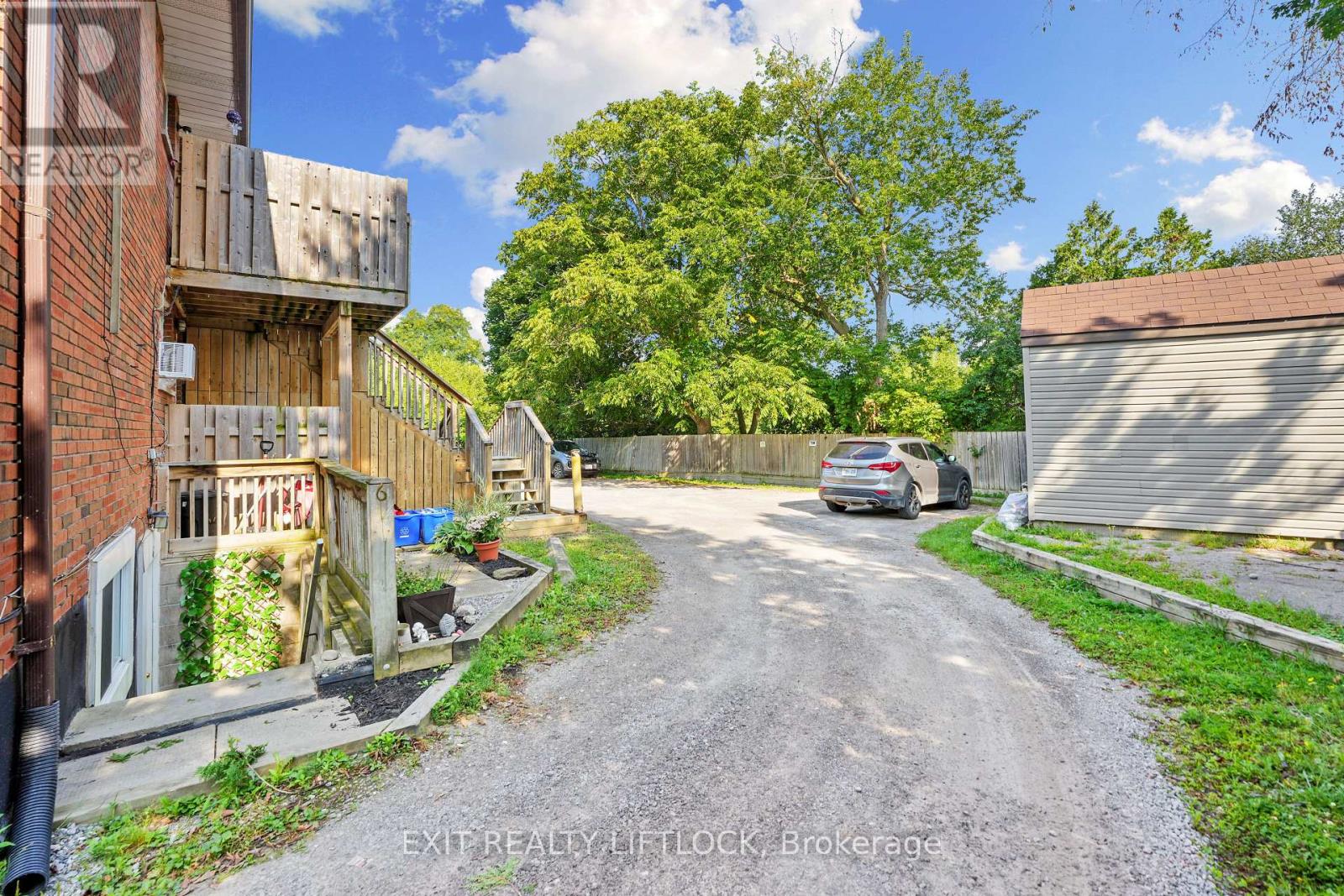 170 Dunlop Street, Peterborough East (North), Ontario  K9H 1R6 - Photo 5 - X12112223