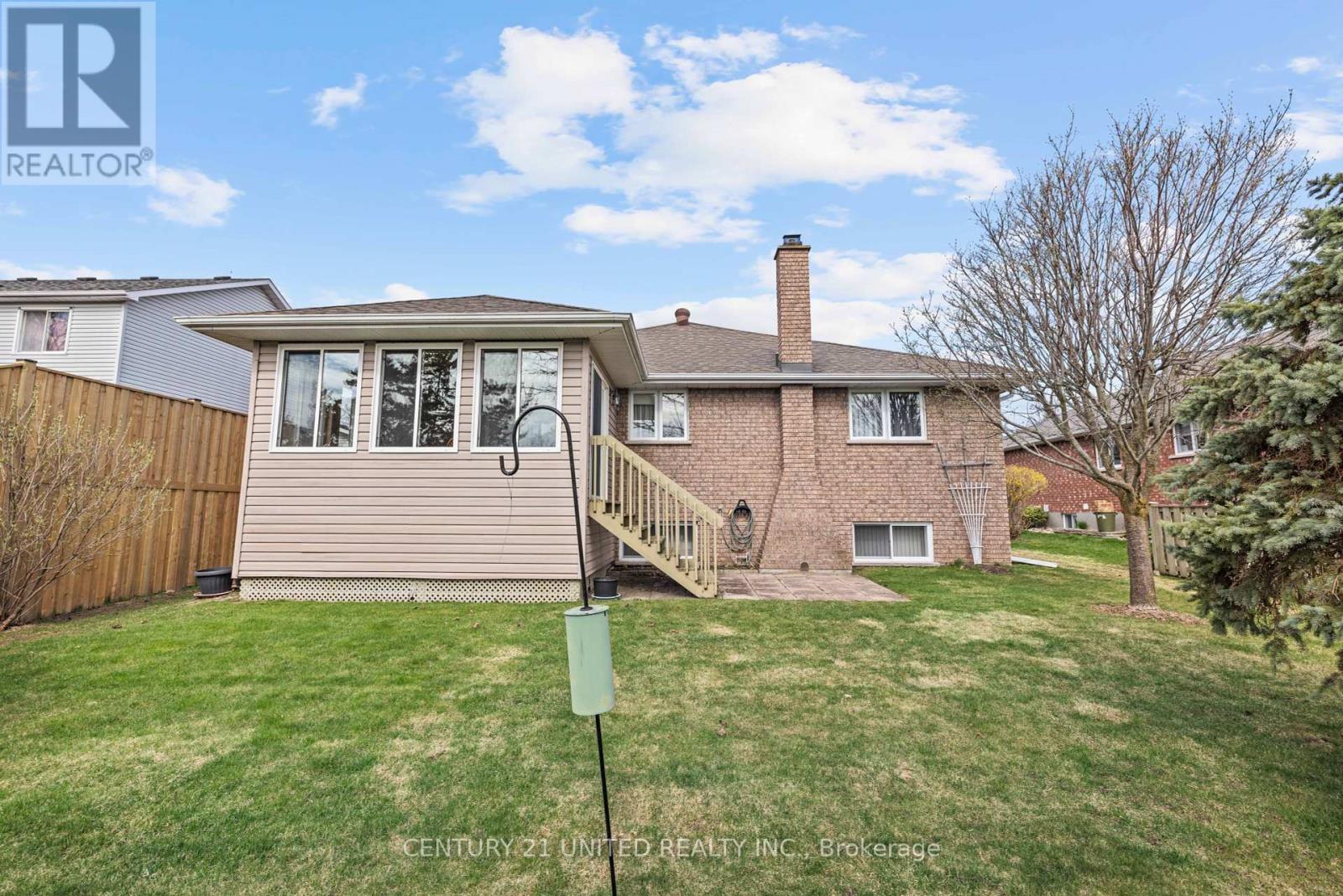 1422 Glenforest Crescent, Peterborough West (North), Ontario  K9K 2J1 - Photo 4 - X12112287