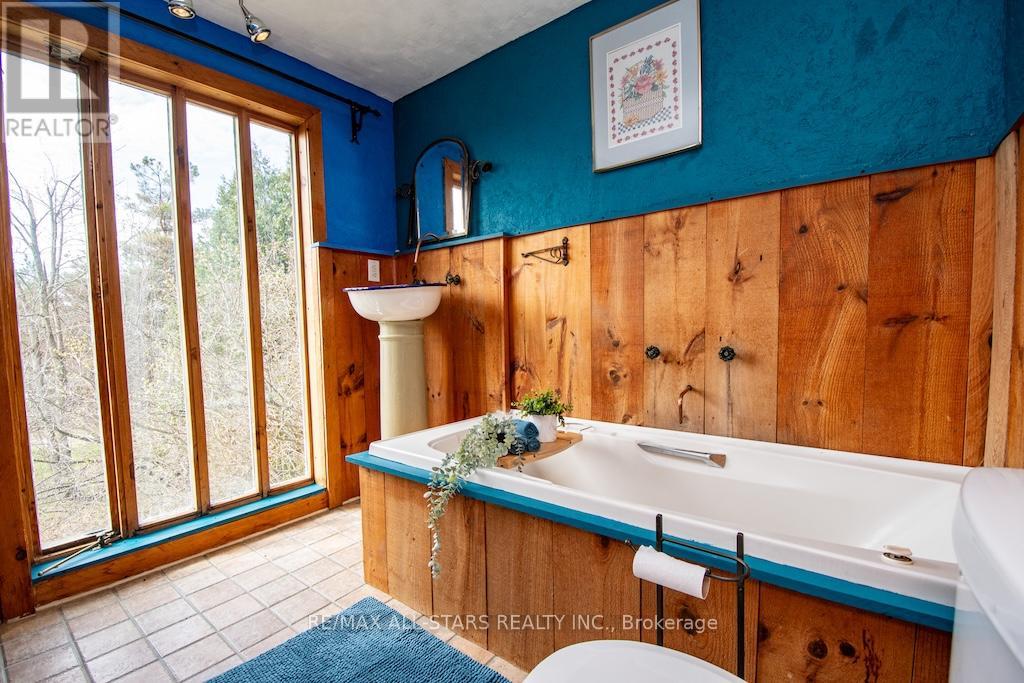 1013 Highway 7a, Kawartha Lakes, Ontario  L0A 1A0 - Photo 23 - X12112403