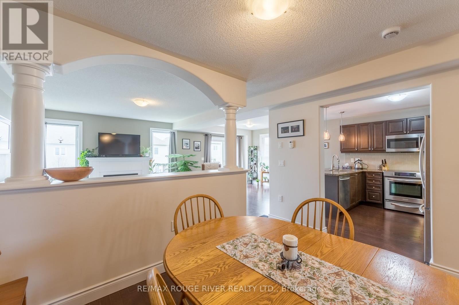 325 Florence Drive, Smith-Ennismore-Lakefield (Lakefield), Ontario  K9J 6X3 - Photo 10 - X12112800