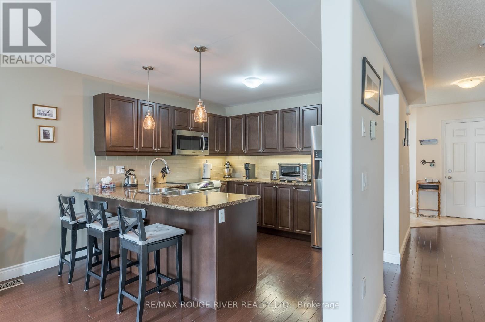325 Florence Drive, Smith-Ennismore-Lakefield (Lakefield), Ontario  K9J 6X3 - Photo 12 - X12112800