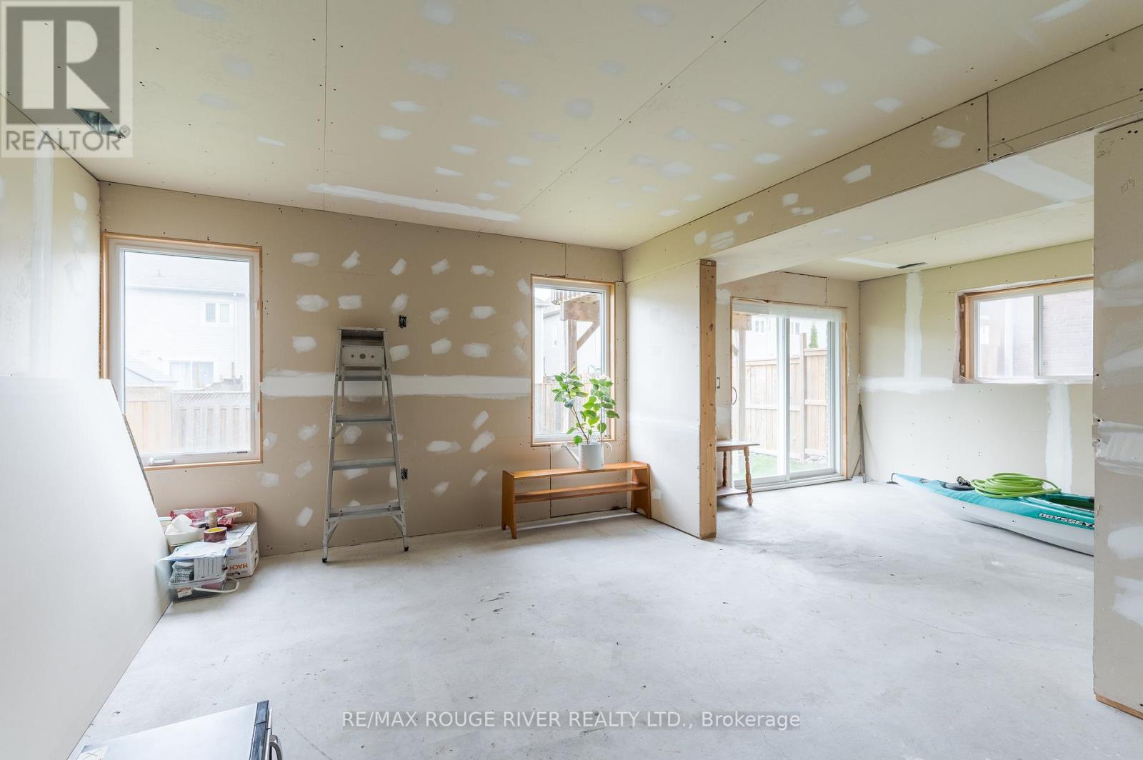 325 Florence Drive, Smith-Ennismore-Lakefield (Lakefield), Ontario  K9J 6X3 - Photo 34 - X12112800