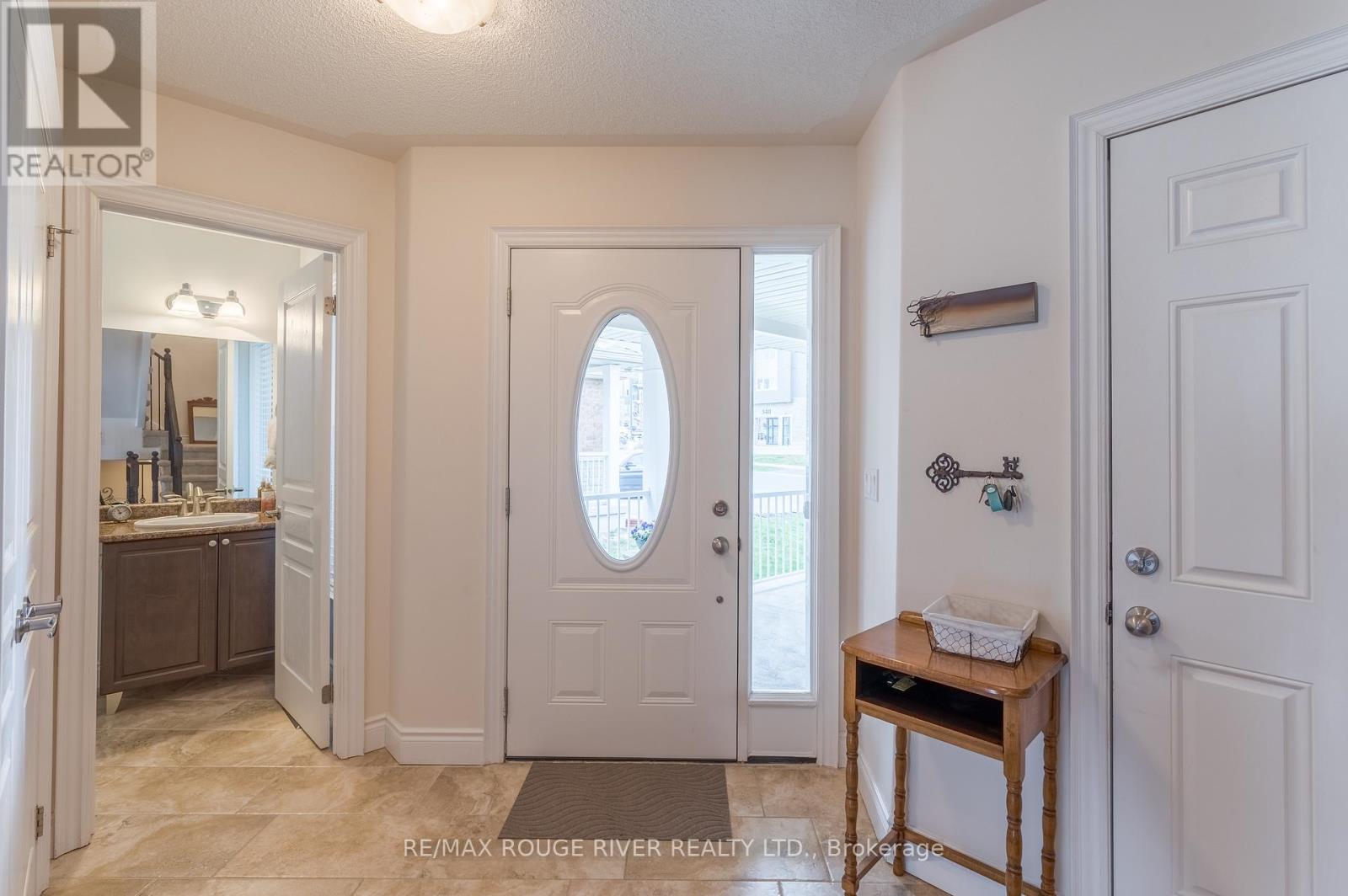 325 Florence Drive, Smith-Ennismore-Lakefield (Lakefield), Ontario  K9J 6X3 - Photo 4 - X12112800