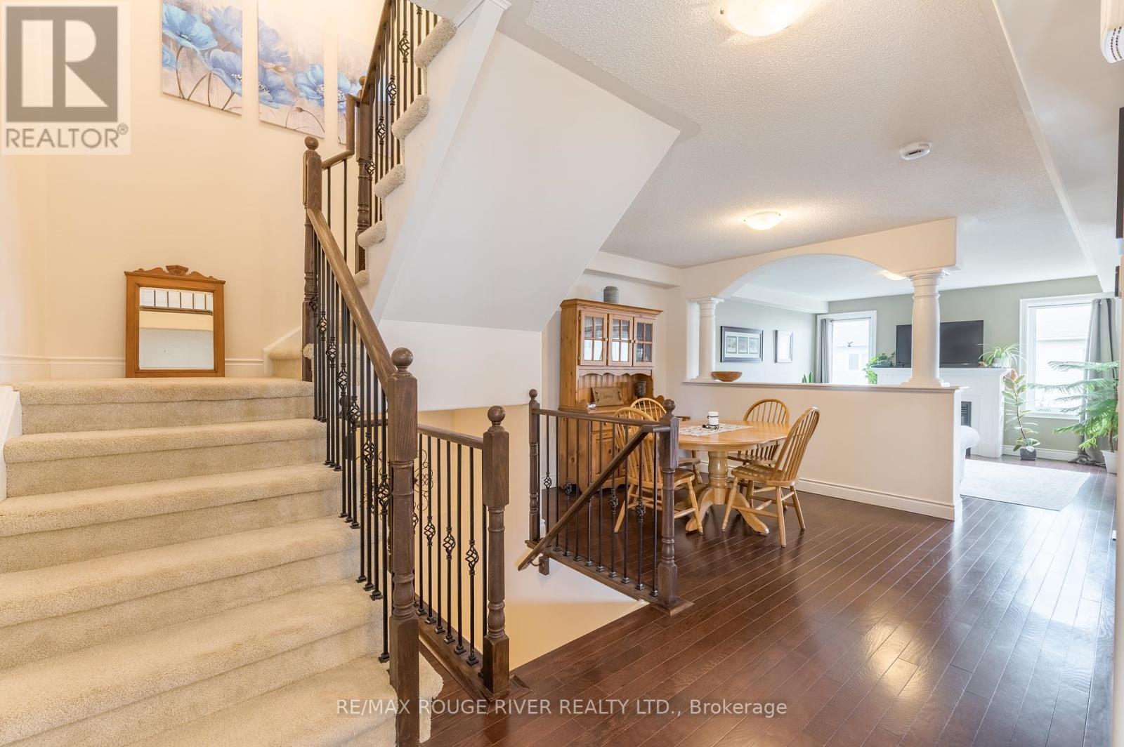 325 Florence Drive, Smith-Ennismore-Lakefield (Lakefield), Ontario  K9J 6X3 - Photo 5 - X12112800