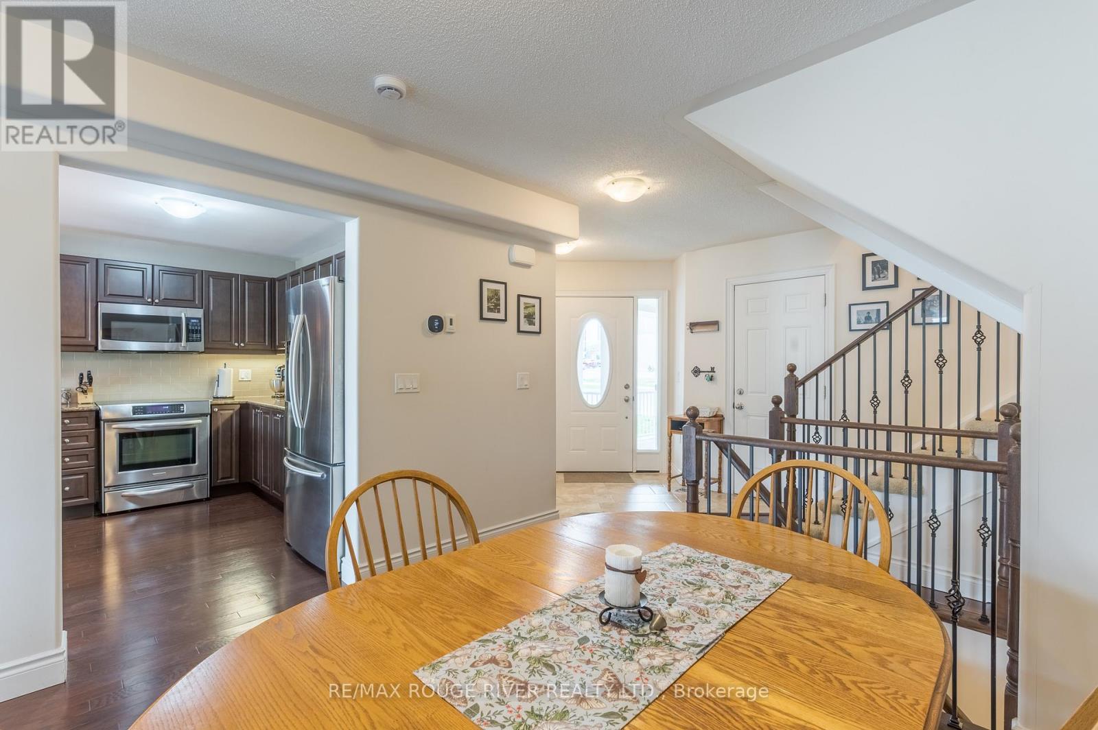325 Florence Drive, Smith-Ennismore-Lakefield (Lakefield), Ontario  K9J 6X3 - Photo 8 - X12112800