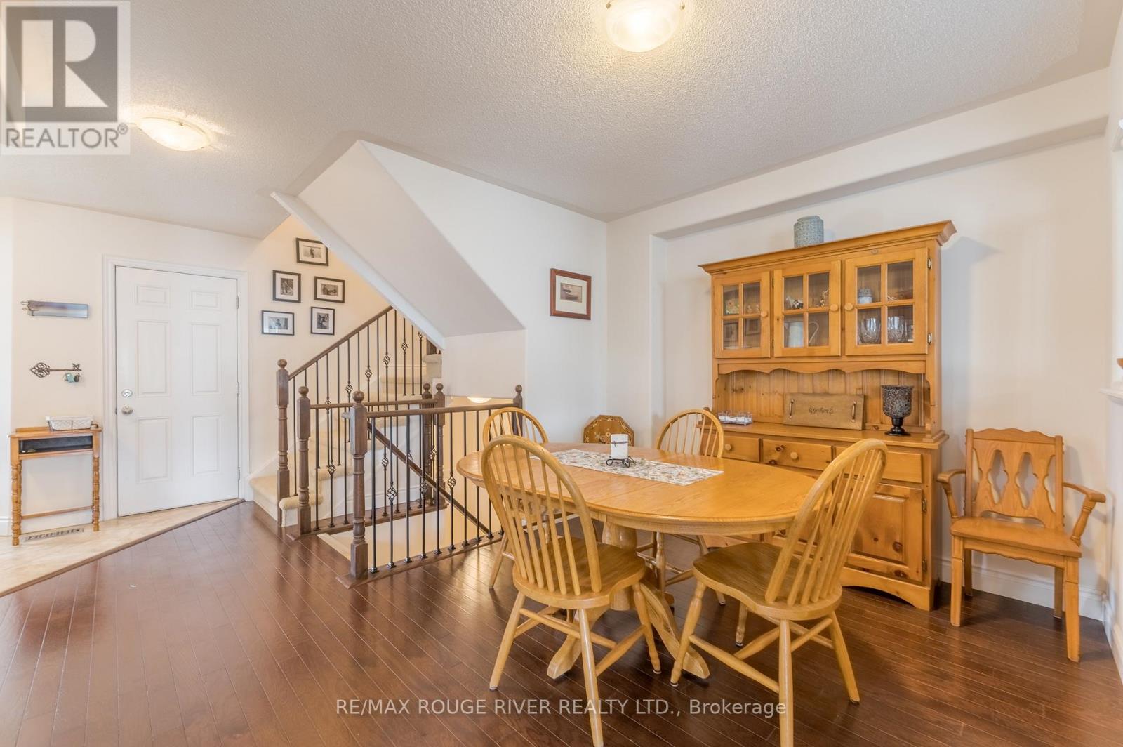 325 Florence Drive, Smith-Ennismore-Lakefield (Lakefield), Ontario  K9J 6X3 - Photo 9 - X12112800