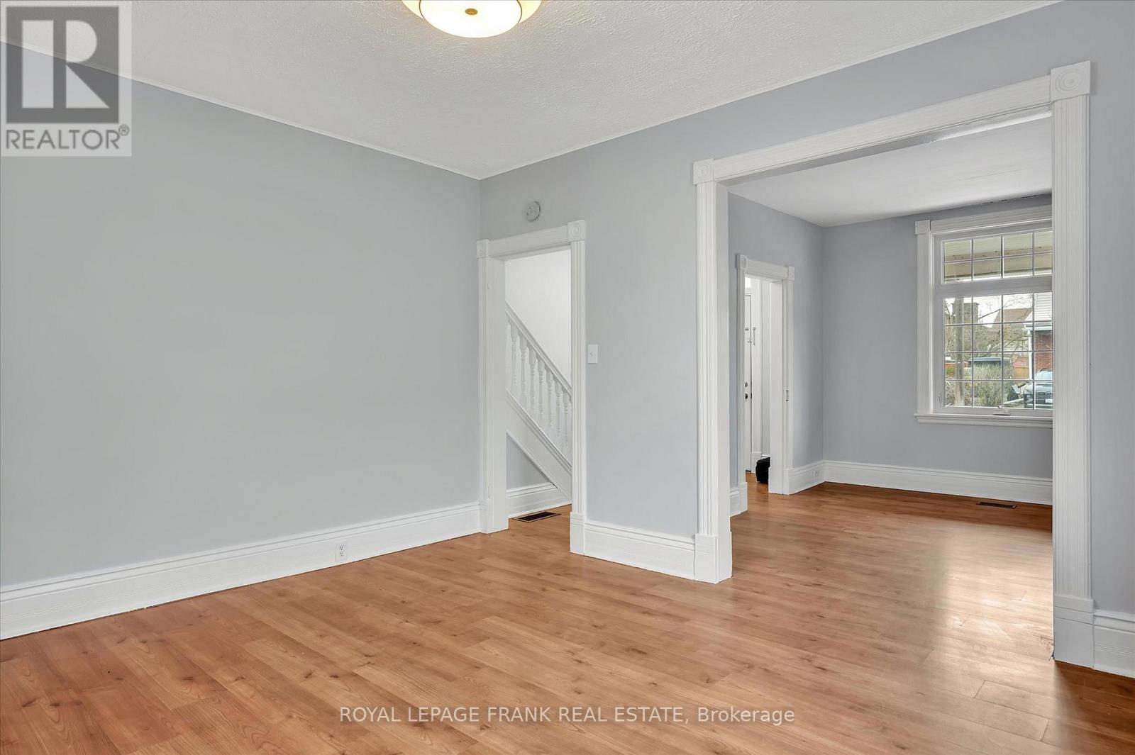 505 Chamberlain Street, Peterborough Central (South), Ontario  K9J 4L3 - Photo 11 - X12113060